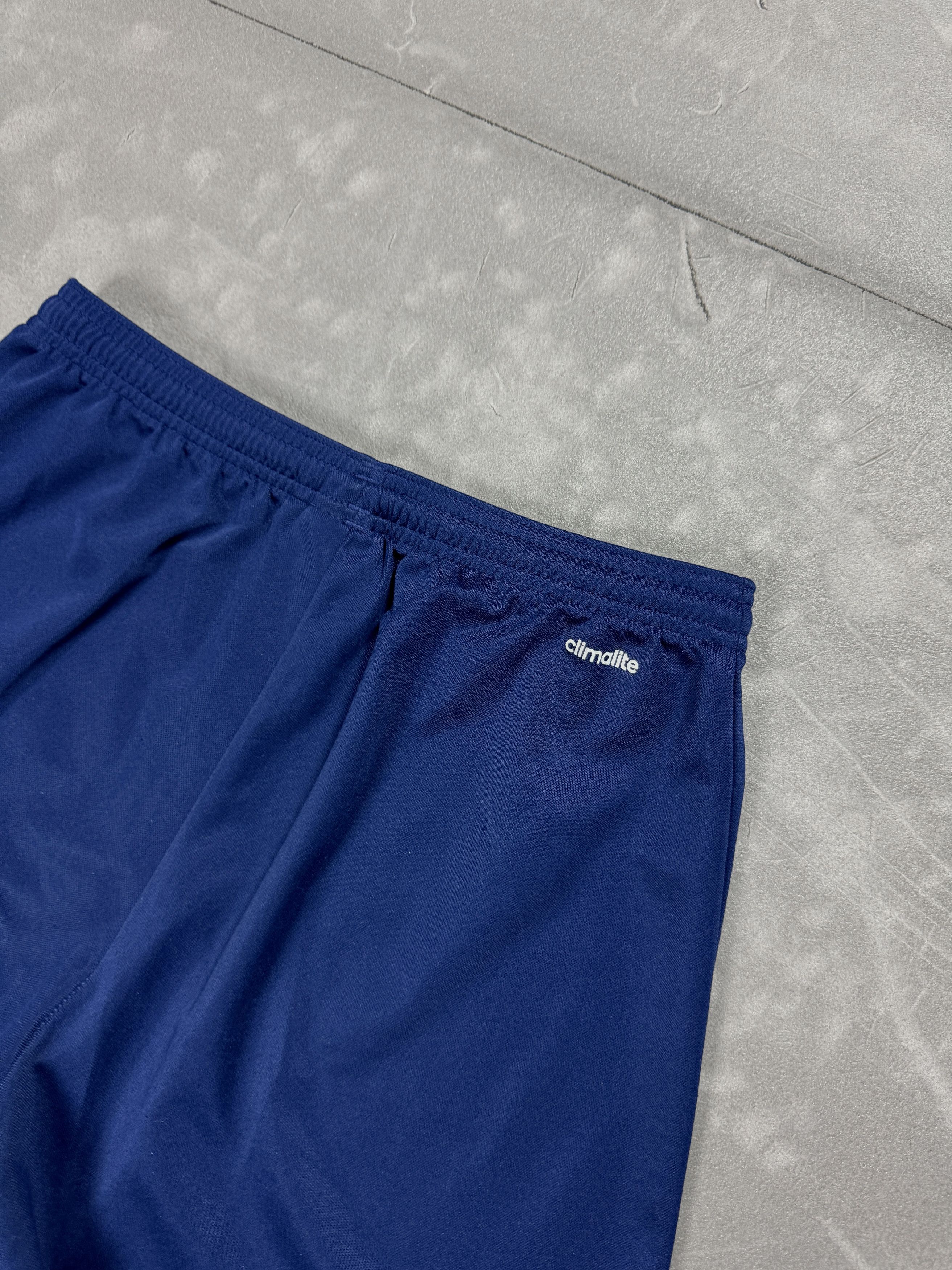 Adidas Adidas navy shorts sport soccer football streetwear Size US 30 / EU 46 - 7 Thumbnail