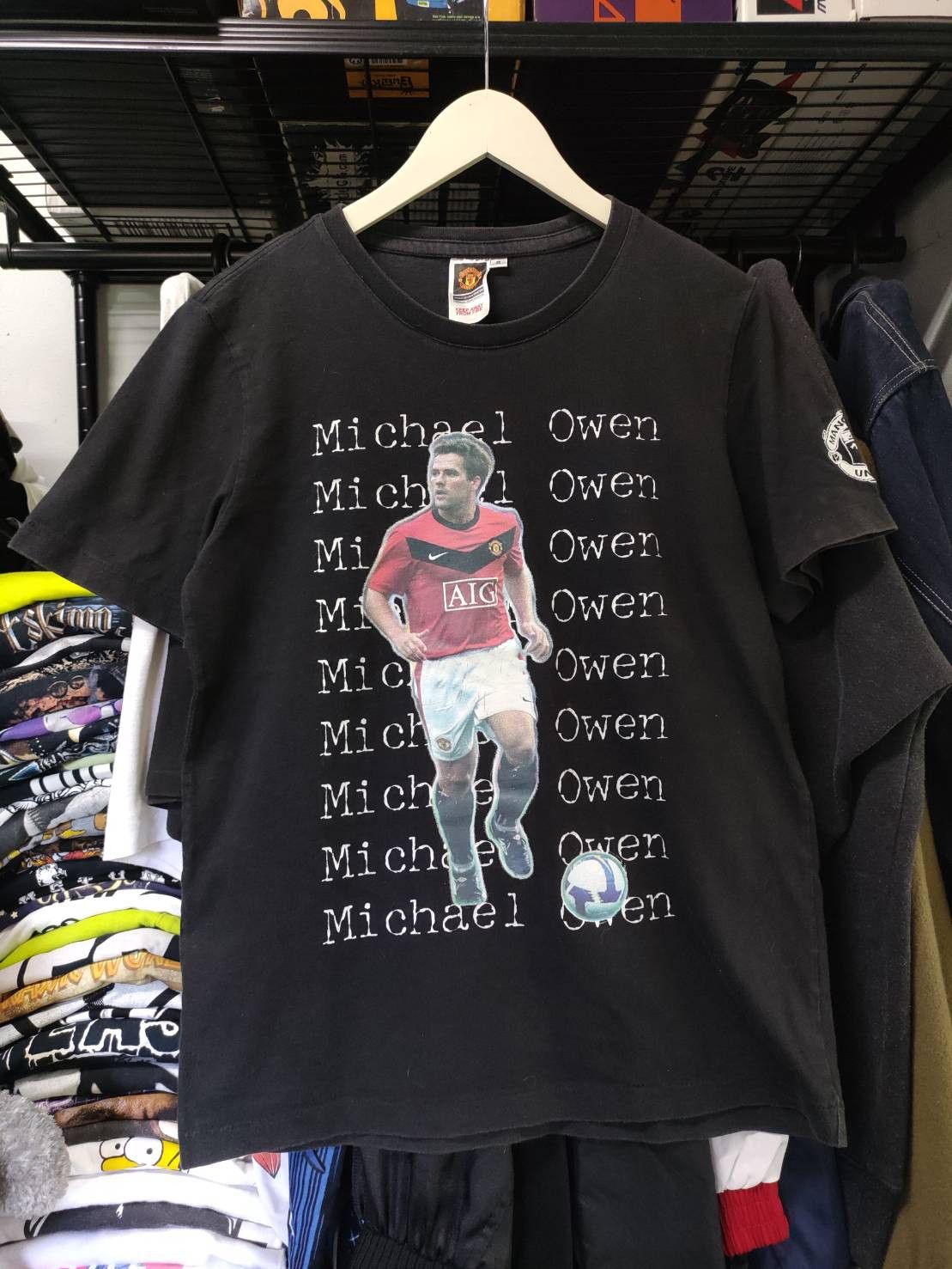 image of Soccer Jersey Michael Owen No.7 Manchester United T-Shirt, Men's (Size Small)