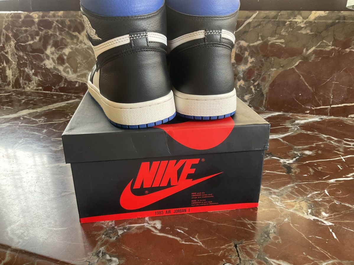 Jordan Brand × Nike Nike Air Jordan 1 Retro OG High Royal Toe 555088-041 Size US 8 / EU 41 - 4 Thumbnail