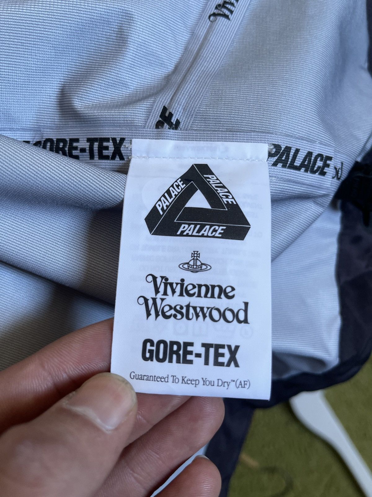 Palace × Vivienne Westwood XL. Palace x Vivienne Westwood Gore-Tex mono print jacket Size US XL / EU 56 / 4 - 8 Thumbnail