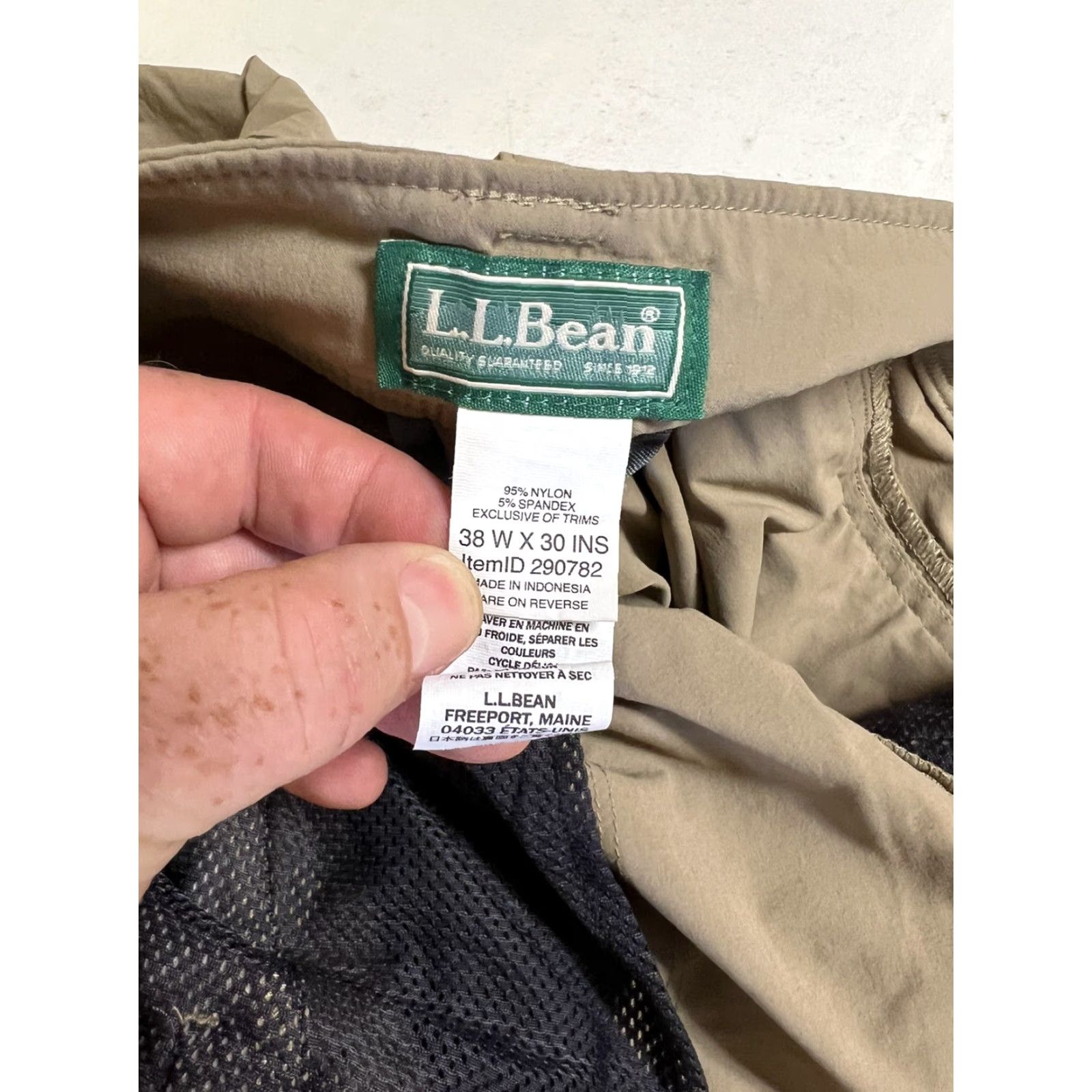Vintage LL Bean Convertible Cargo Pants Mens 38x30 Khaki Stretch Outdoors Regular Inseam 30 Beige Cargo Pants Outdoor Mens 38x30 Size US 38 / EU 54 - 3 Thumbnail