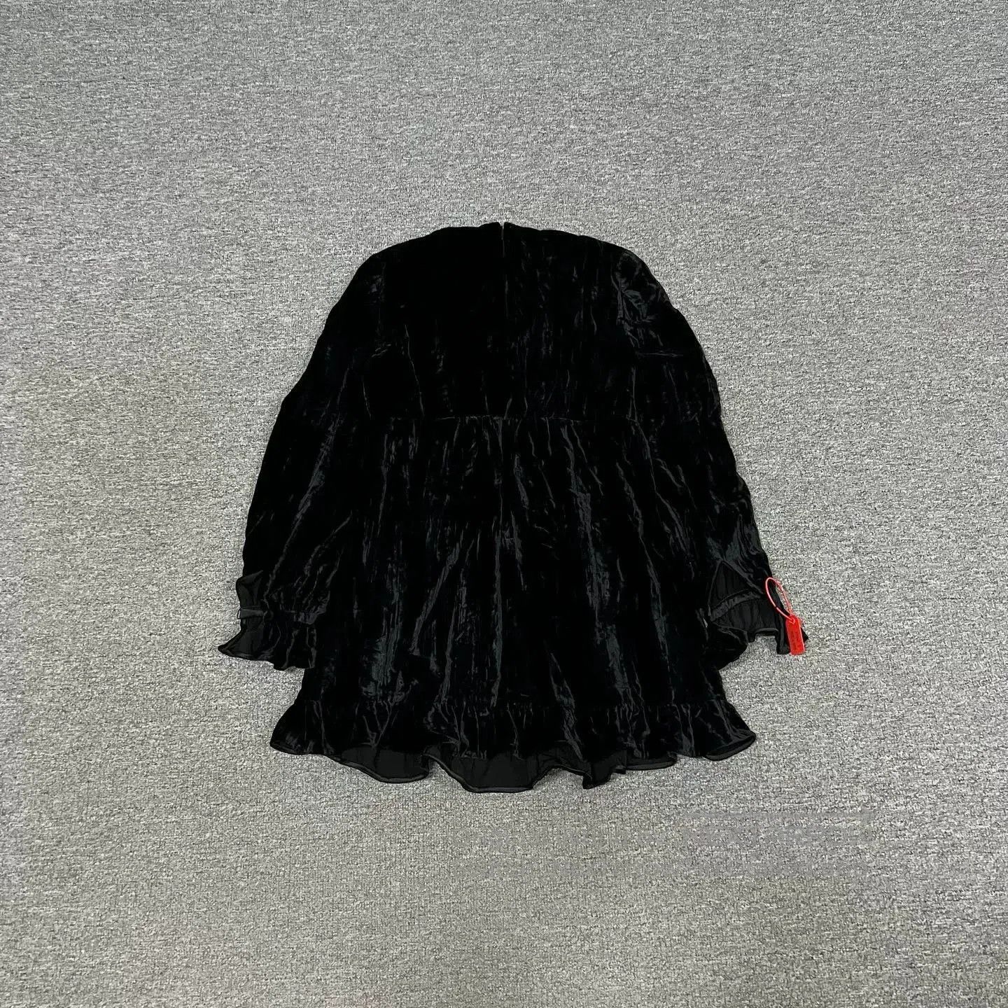 Yves Saint Laurent Saint Laurent Black Velvet Dress F36. Size XS / US 0-2 / IT 36-38 - 4 Thumbnail