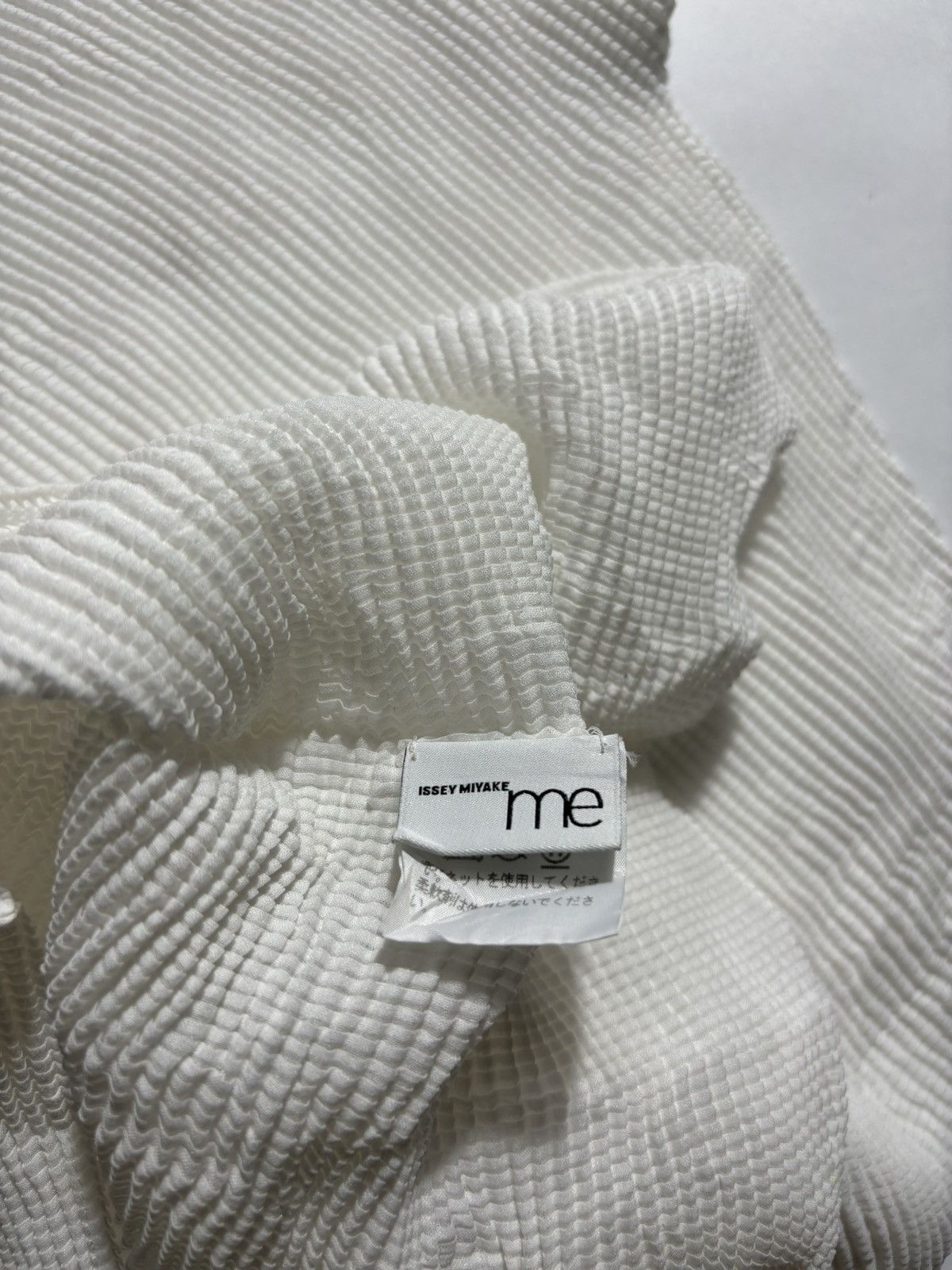 Issey Miyake ISSEY MIYAKE ME HIGH-NECK PLEATED TOP Size ONE SIZE - 4 Thumbnail
