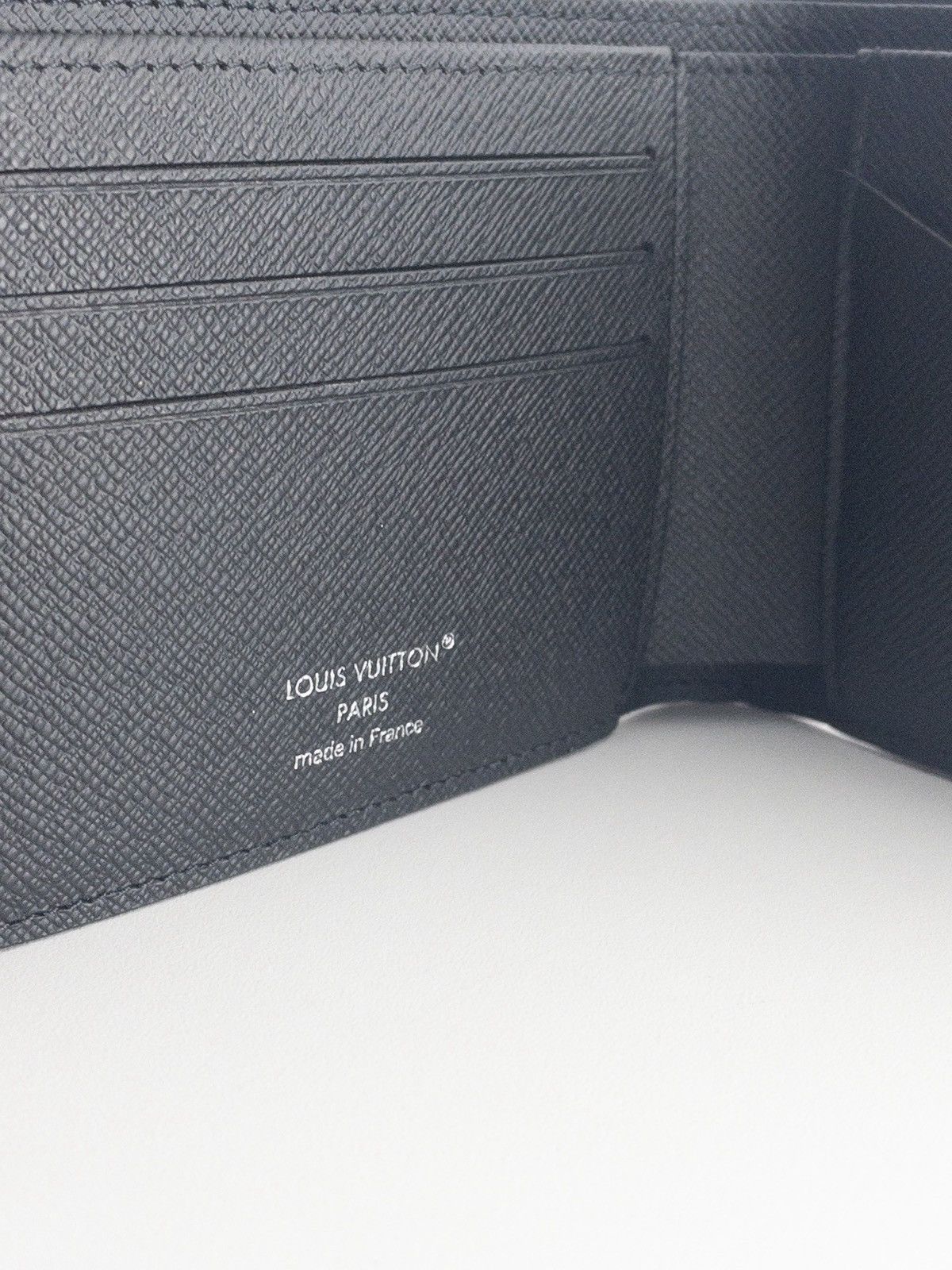Louis Vuitton Louis Vuitton Monogram Leather Eclipse Bi-Fold Wallet Size ONE SIZE - 7 Thumbnail