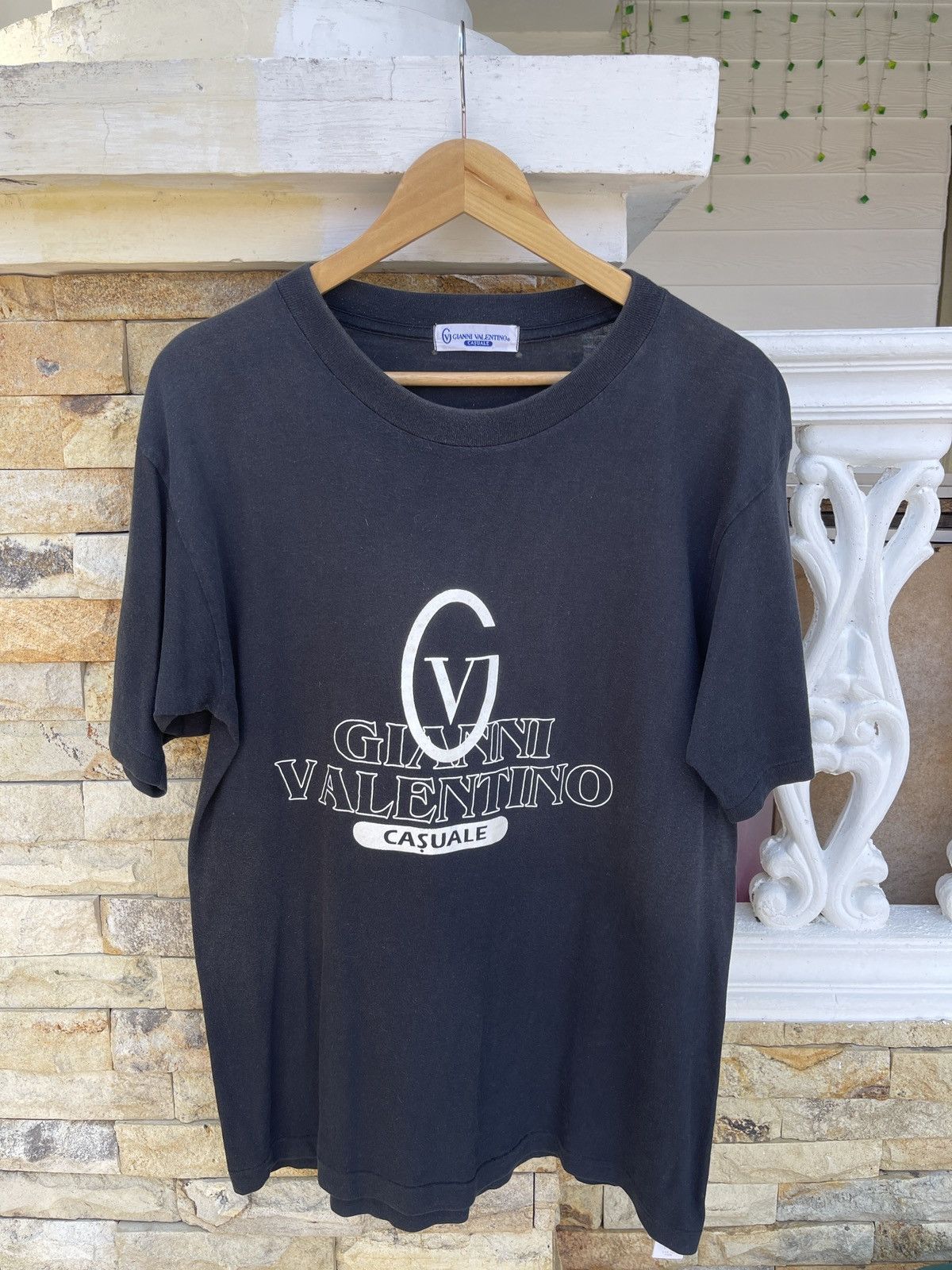 Gianni Valentino × Valentino × Vintage Last Drop🔥Rare🔥Vintage 90s Gianni Valentino Big Logo T-Shirt Size US L / EU 52-54 / 3 - 1 Thumbnail