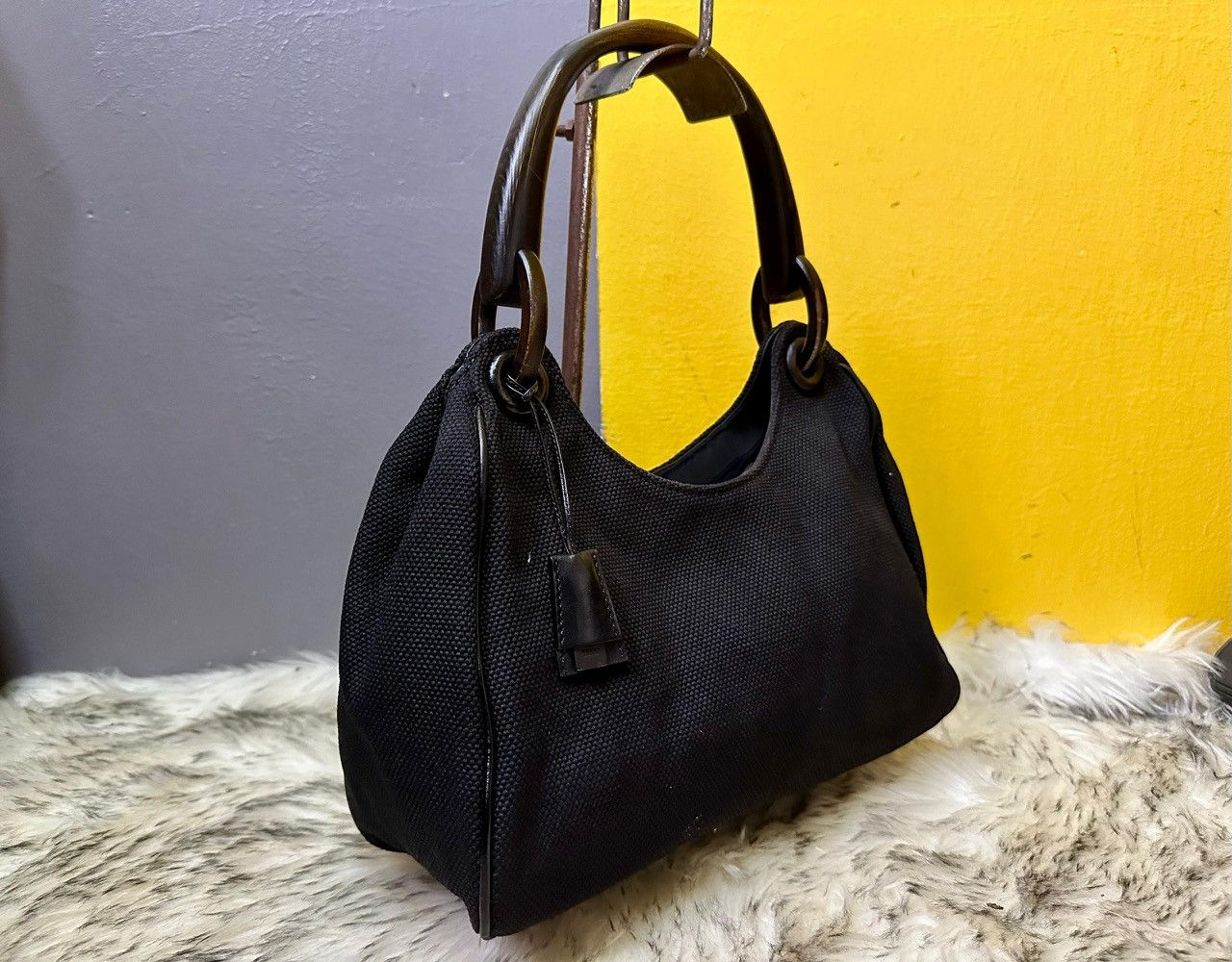 Gucci Authentic Gucci Canvas Wooden Handle Hobo Bag Size ONE SIZE - 3 Thumbnail