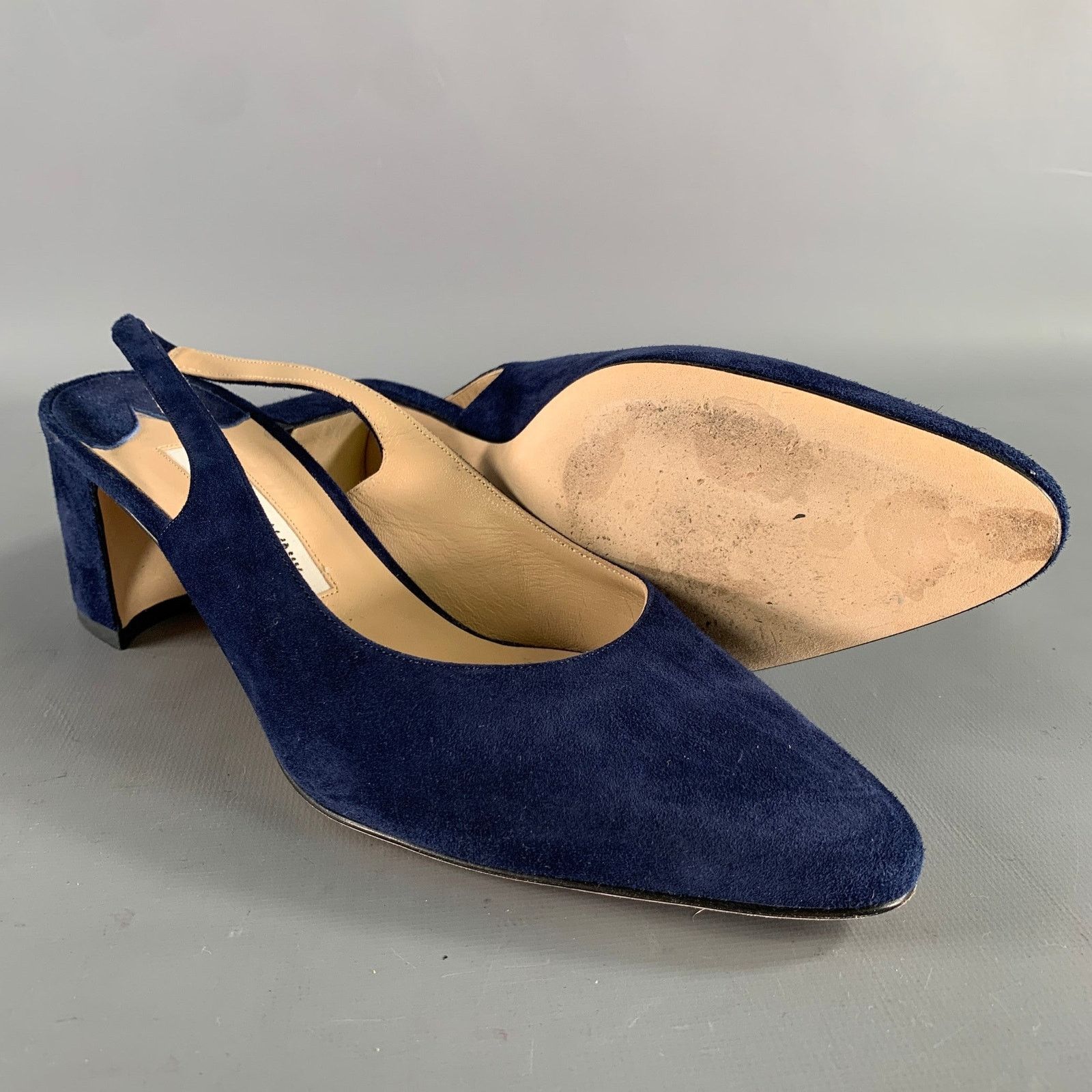 Manolo Blahnik MANOLO BLAHNIK Size 8 Navy Suede Slingback Pumps Size US 9.5 / IT 39.5 - 5 Thumbnail