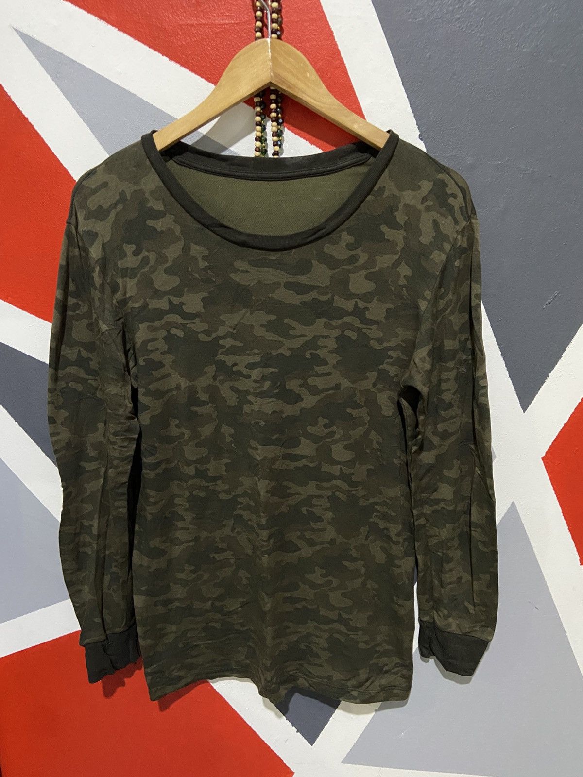 Uniqlo Uniqlo Camo Warmer Long Sleeve Size US S / EU 44-46 / 1 - 1 Thumbnail