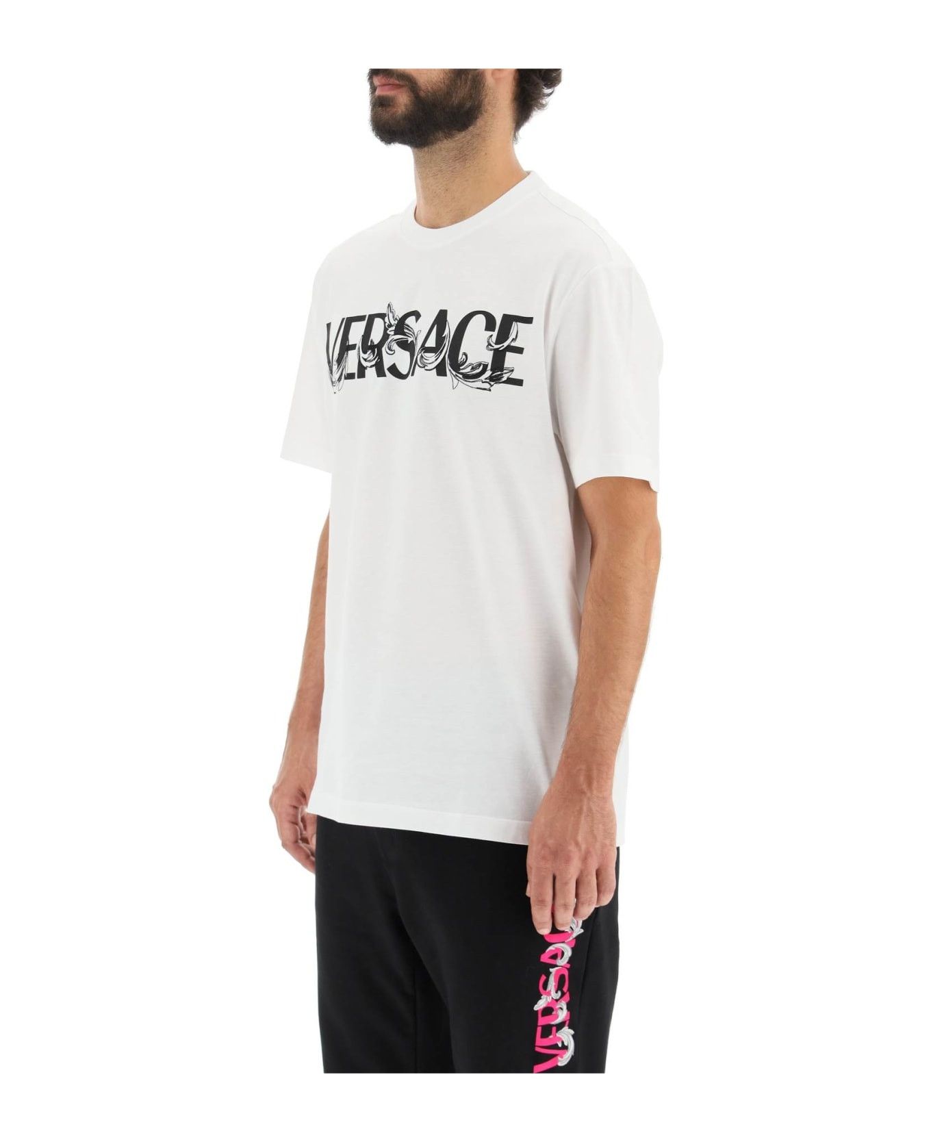 Versace o1y0525 Logo Crewneck T-Shirt in White Size US L / EU 52-54 / 3 - 3 Thumbnail