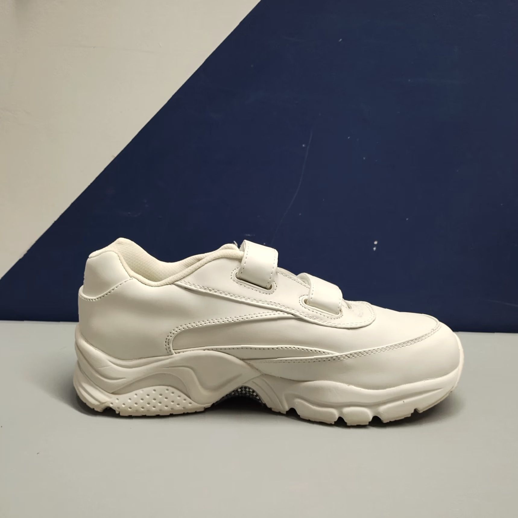 Doublet Apex Womens Walking Sneakers 12W White Logo Round Toe Low Top Size XL / US 12-14 / IT 48-50 - 6 Thumbnail