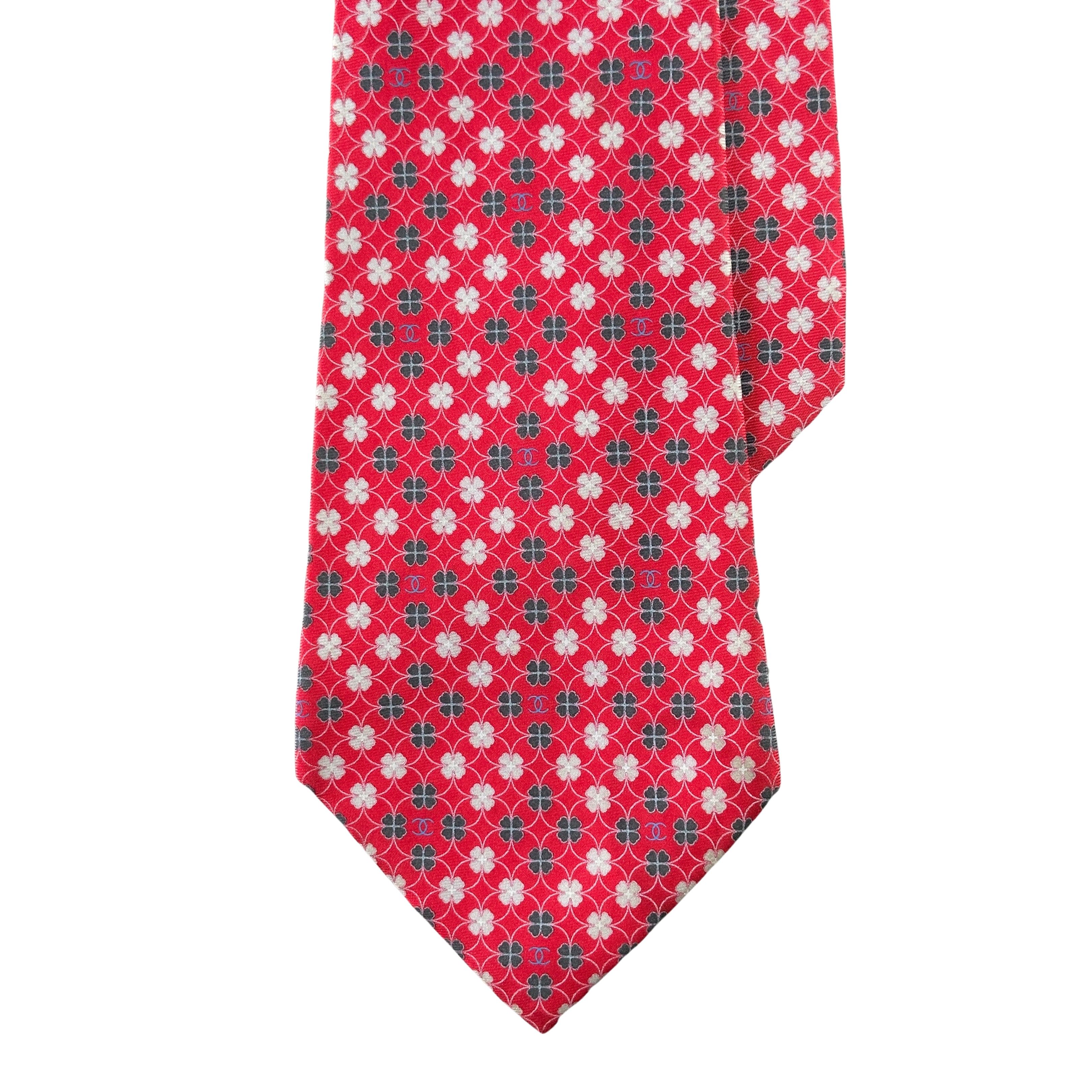 Chanel Silk Tie Pink with Clover leaf Size ONE SIZE - 1 Thumbnail