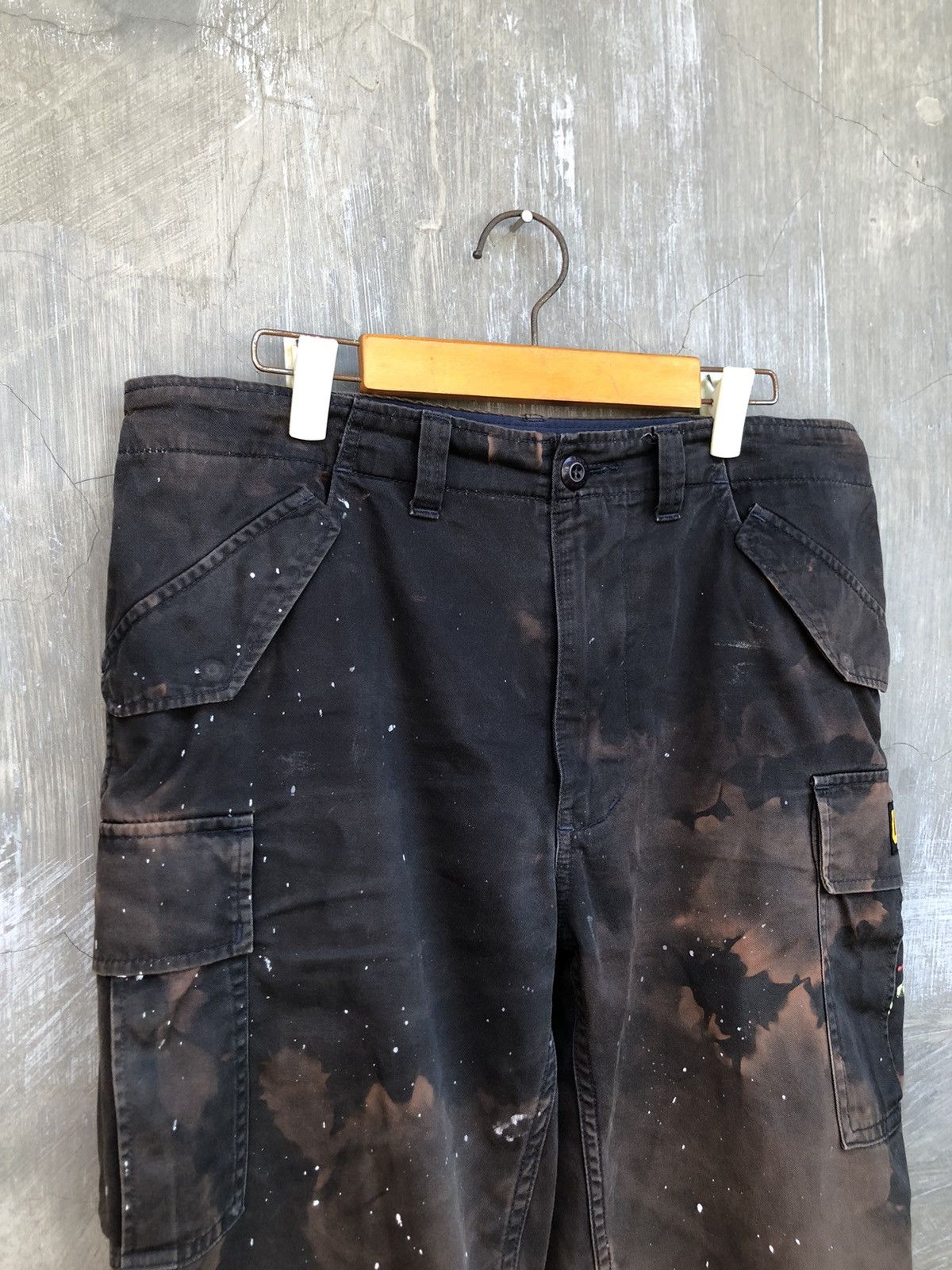 Bape Thrashed BAPE URSUS Paint Splatter Short Cargo Pants Size US 34 / EU 50 - 2 Thumbnail