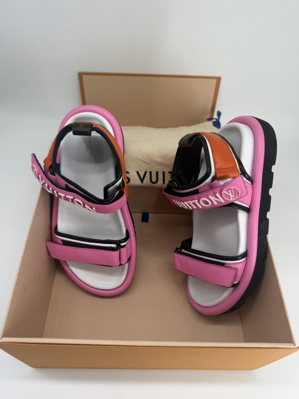 Louis Vuitton Louis Vuitton pool pillow Flat Sandals Pink Pop 39 9 Size US 9 / IT 39 - 7 Thumbnail