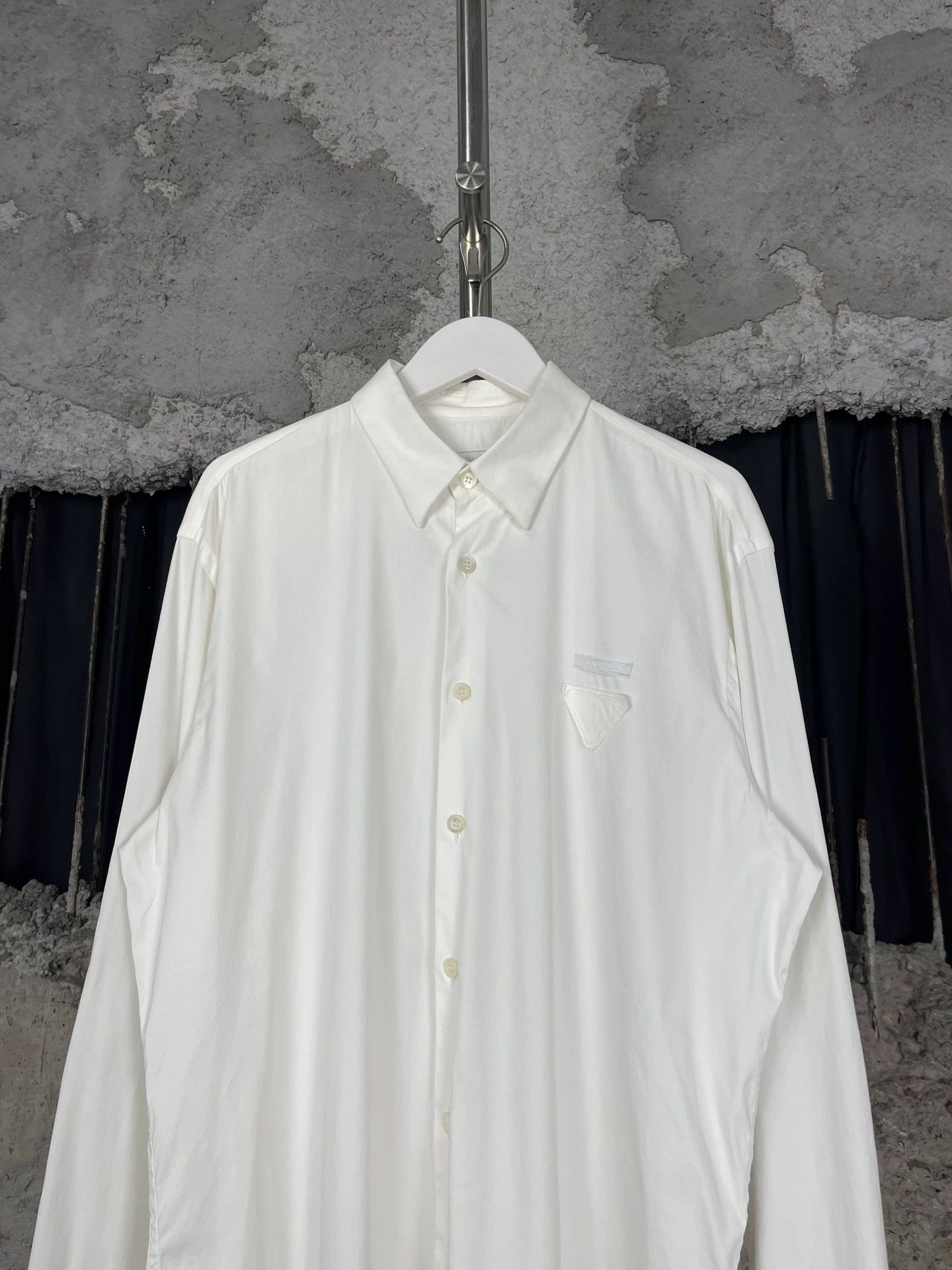 Prada Prada Triangle Logo Shirt 39 99 New Size US M / EU 48-50 / 2 - 3 Thumbnail