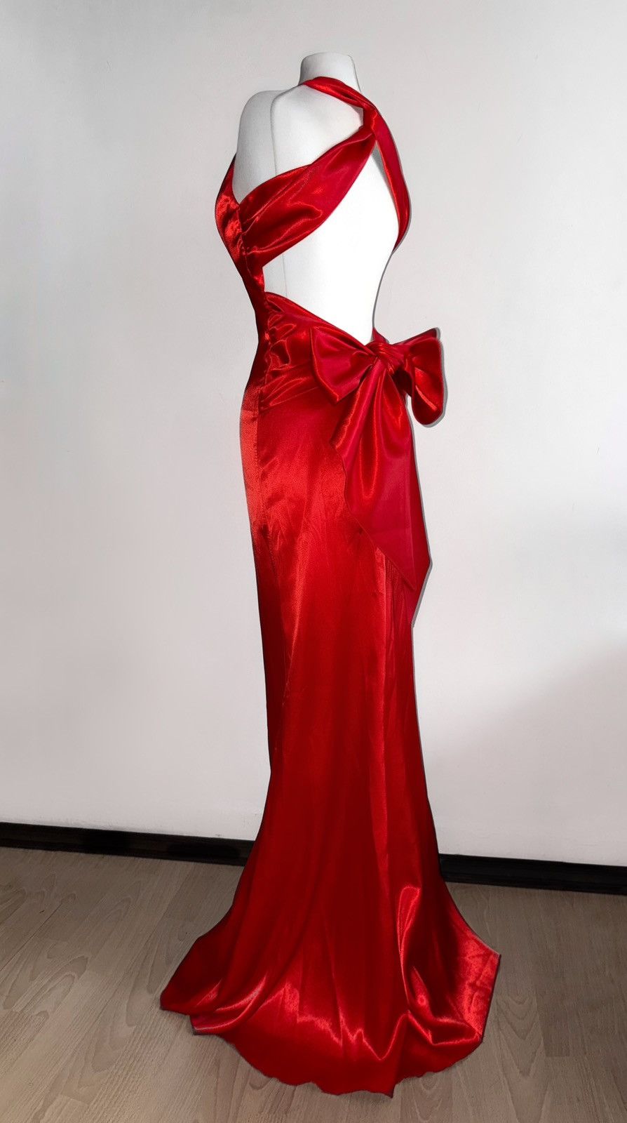 Vintage Stunning long satin dress with an open back Size S / US 4 / IT 40 - 6 Thumbnail