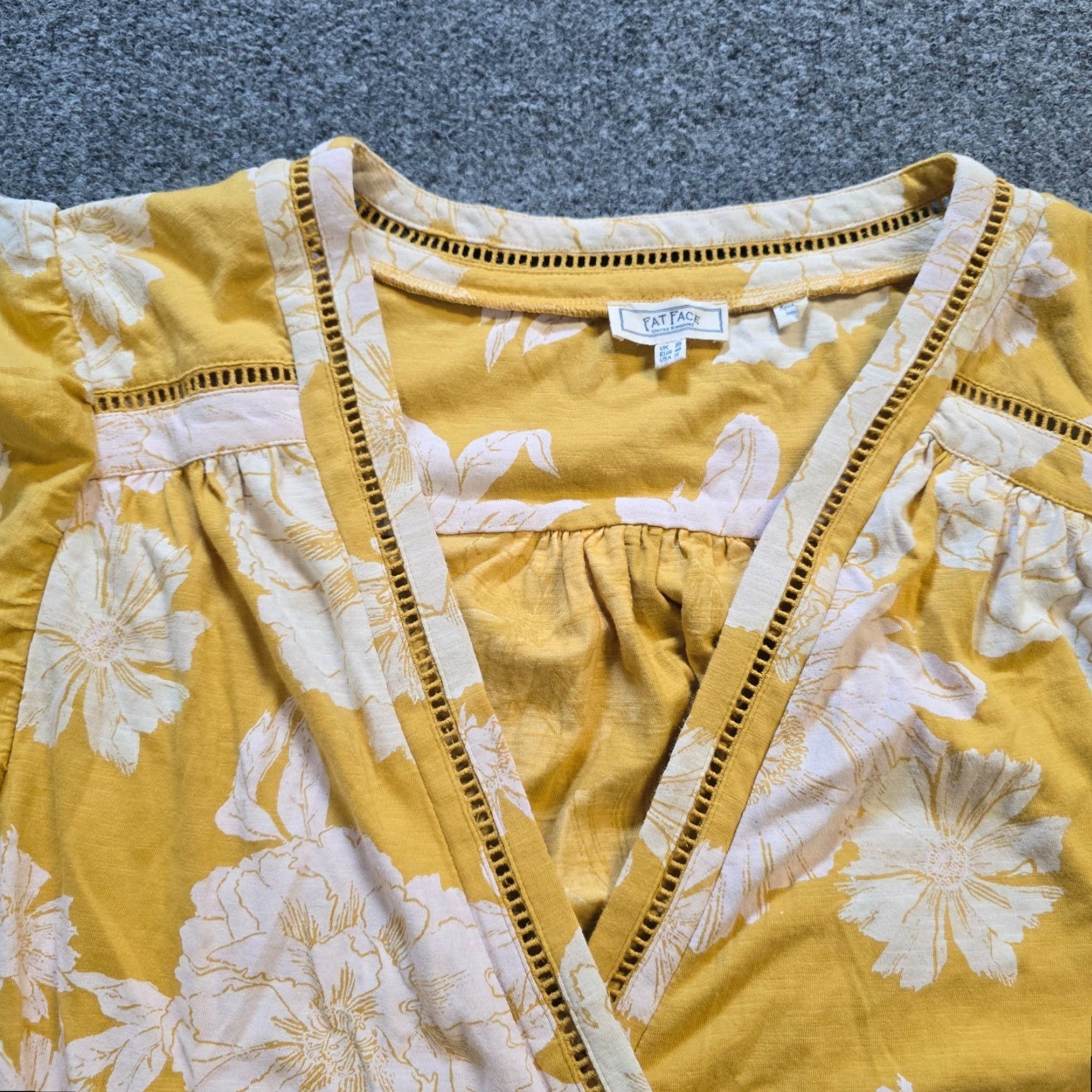 FatFace Fat Face Top Womens 16 Yellow Floral V Neck Short Sleeve Tie Boho Casual Shirt Size XXL / US 16-18 / IT 52-54 - 2 Thumbnail