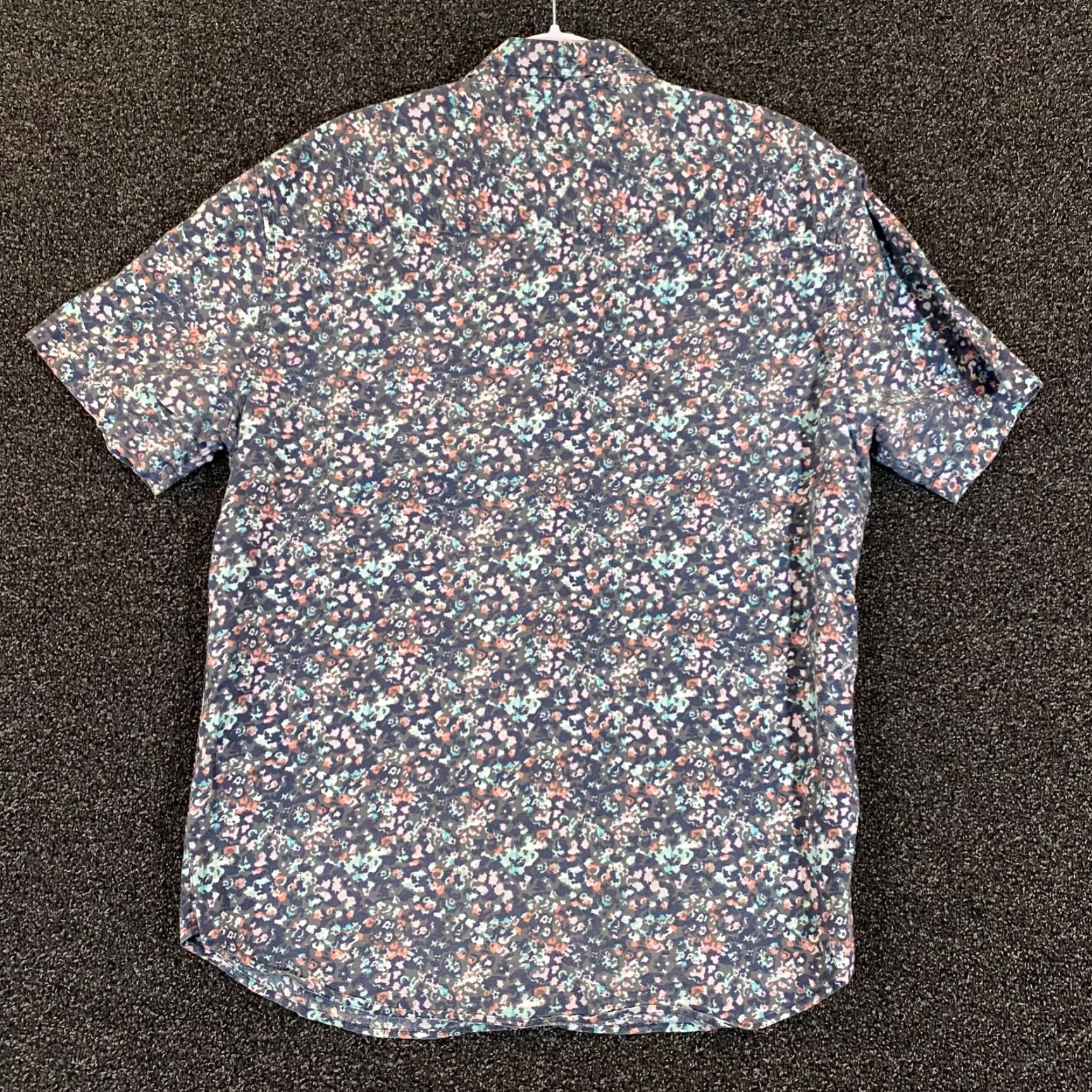 Vintage VINTAGE Straight Faded Men’s Floral Shirt Size XL Short Sleeve Button Up Casual Outfits All Seasons Size US XL / EU 56 / 4 - 7 Thumbnail