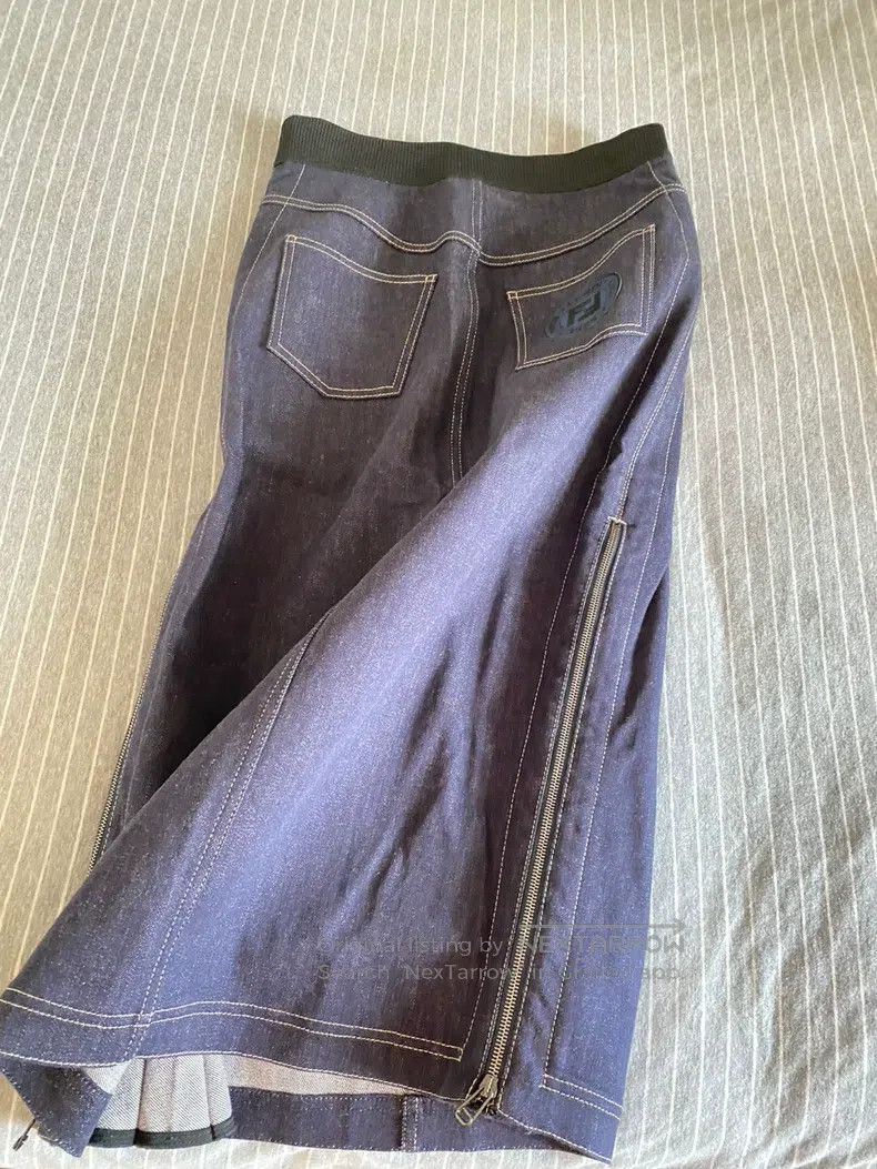 Fendi Fendi Denim skirt with side zipper Size 26" / US 2 / IT 38 - 5 Thumbnail