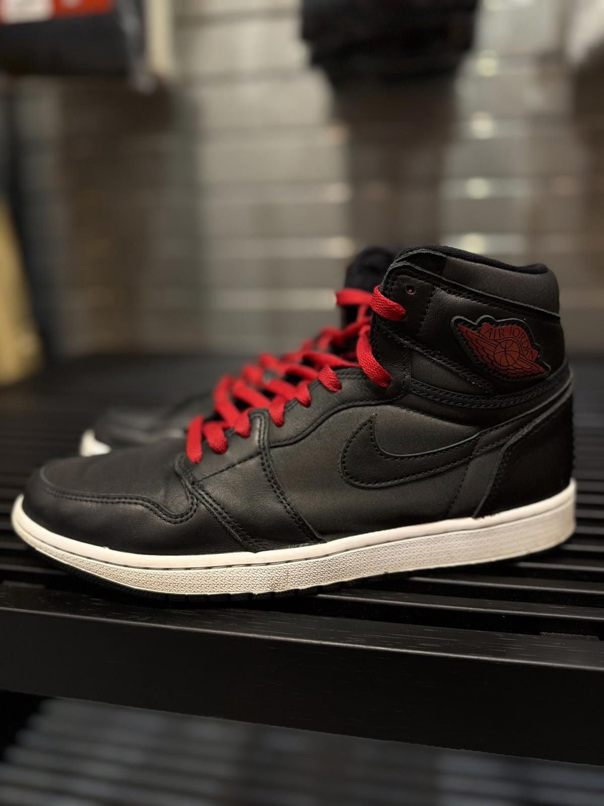 Jordan Brand Air Jordan 1 Retro OG High Black Gym Red 2020 Men's Size 12 Size US 12 / EU 45 - 6 Thumbnail