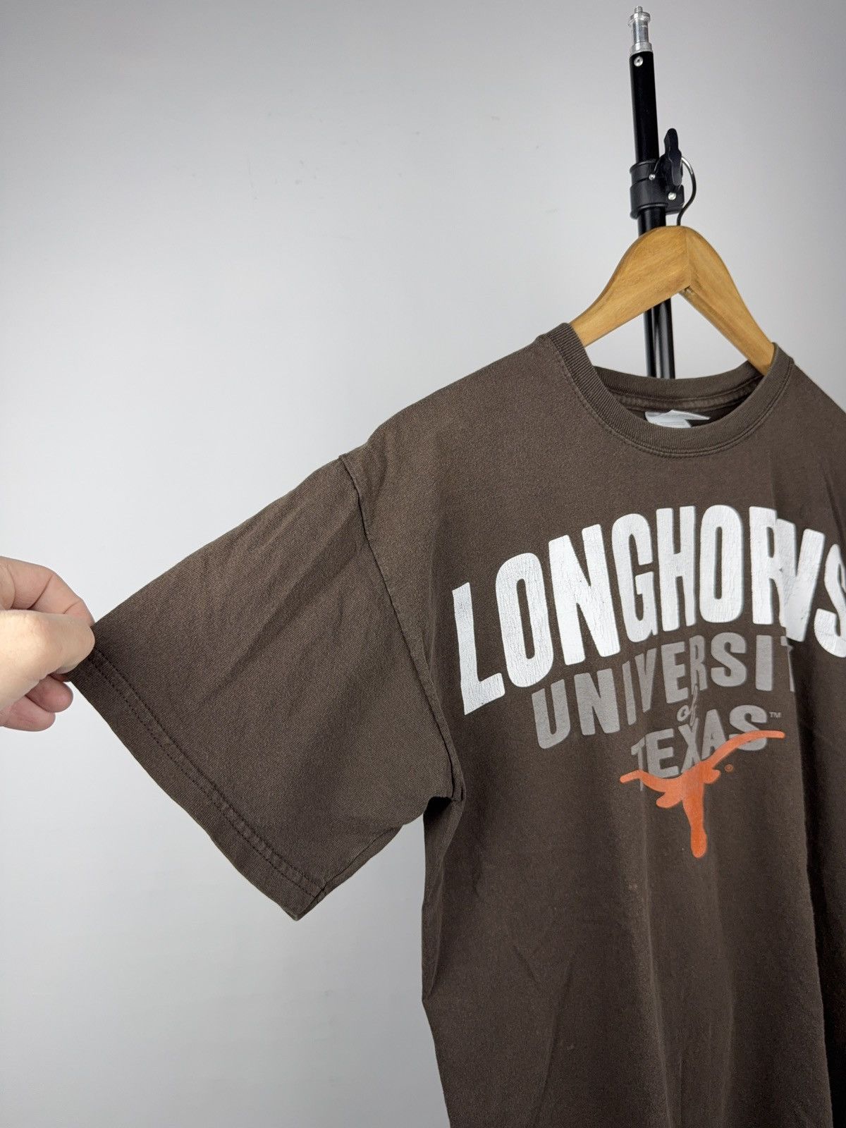 Vintage Vintage 00s USA Texas LOGO Longhorns University Tee Brown M Size US M / EU 48-50 / 2 - 7 Thumbnail