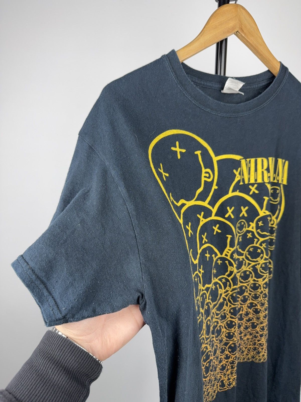 Nirvana 2007❤️‍🔥 Nirvana / Kurt Cobain Band 00s Smiley Face Graphic Tee Size US L / EU 52-54 / 3 - 4 Thumbnail