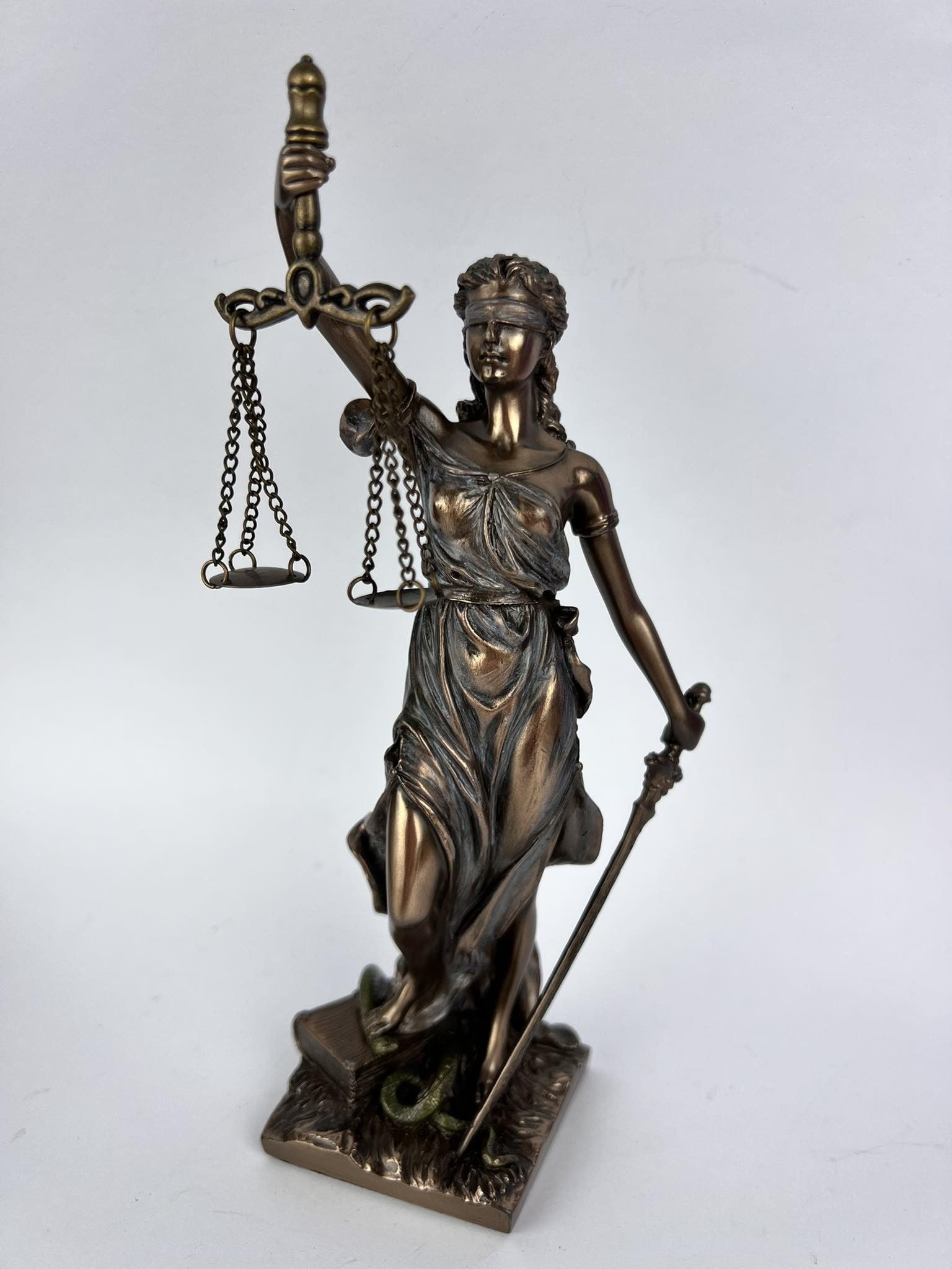 Vintage Themis Goddess of Law Statue Decor Italy 21 cm Size ONE SIZE - 2 Thumbnail