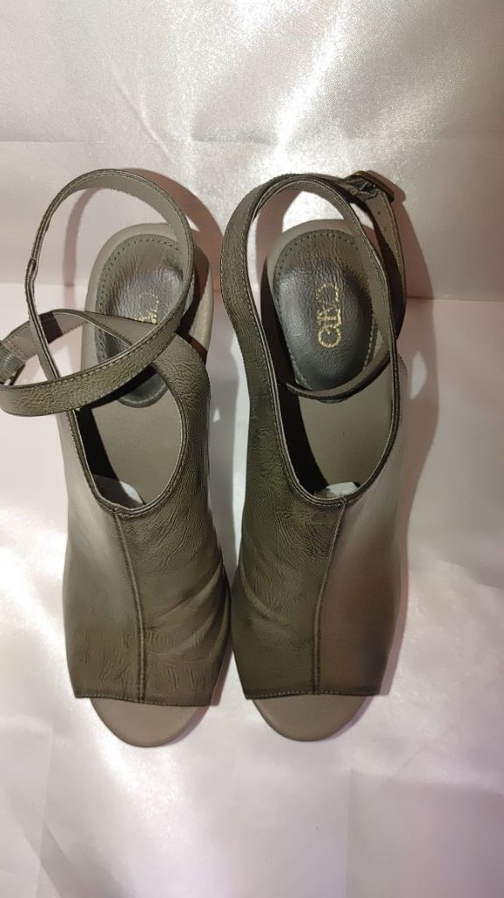 CAT'S PAW Cato Studded Wrap Around Ankle Peep Toe Heels Size 8.5M Size US 8.5 / IT 38.5 - 5 Thumbnail