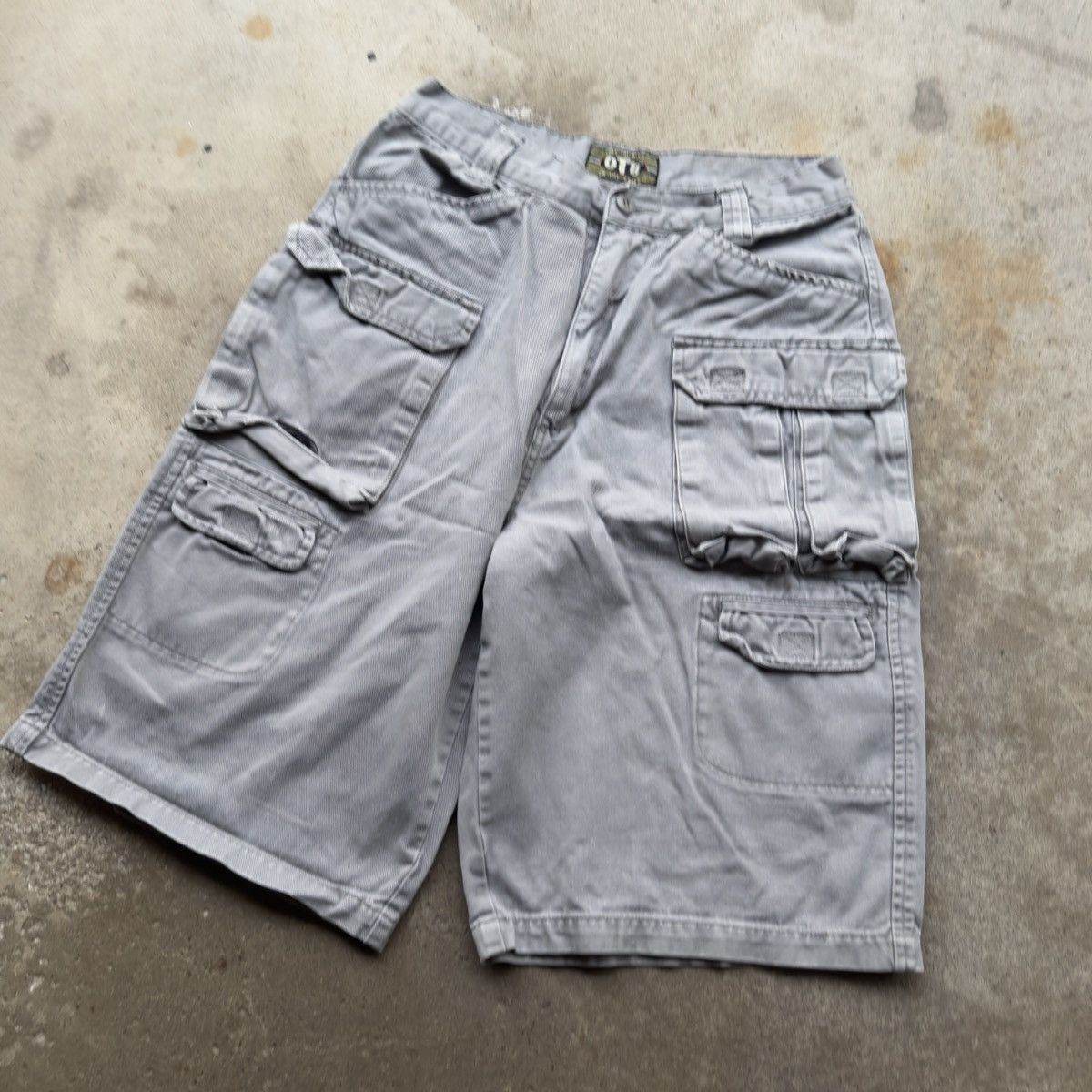 Vintage VINTAGE Y2K OTB BAGGY SKATER CARGO SHORTS Size US 26 / EU 42 - 6 Thumbnail