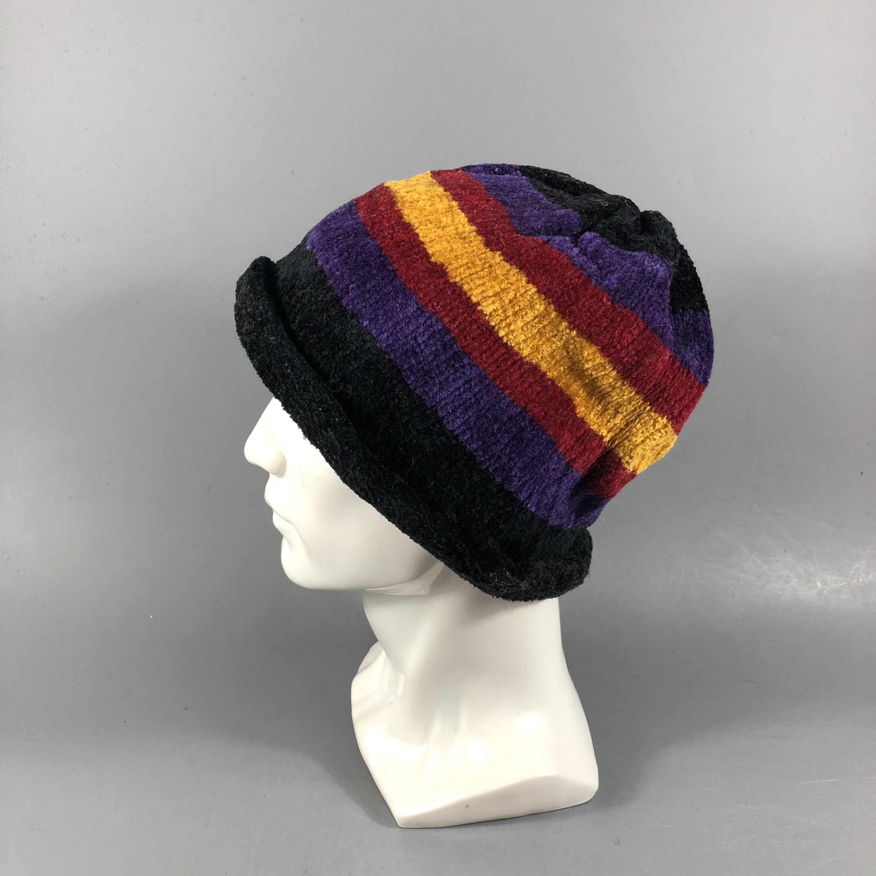 Vintage Unknown Striped Beanie Snowcap Snow Hat B991 Size ONE SIZE - 1 Thumbnail