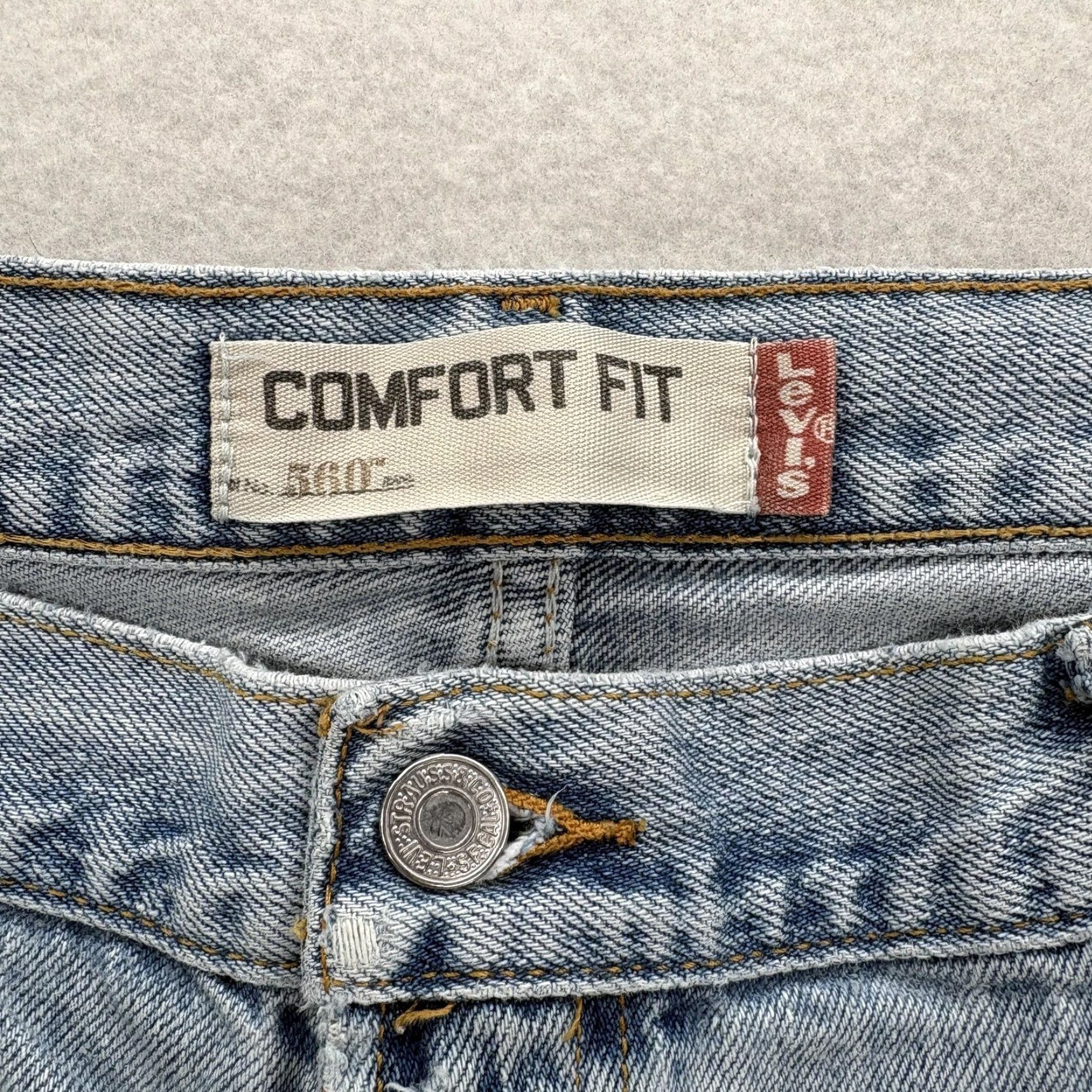 Levi's VINTAGE Levi's 560 Comfort Fit Jeans Mens 40x29 Blue Relaxed Tapered Denim Y2K Jeans Mens Blue 560 Comfort Fit"} Size US 40 / EU 56 - 6 Thumbnail