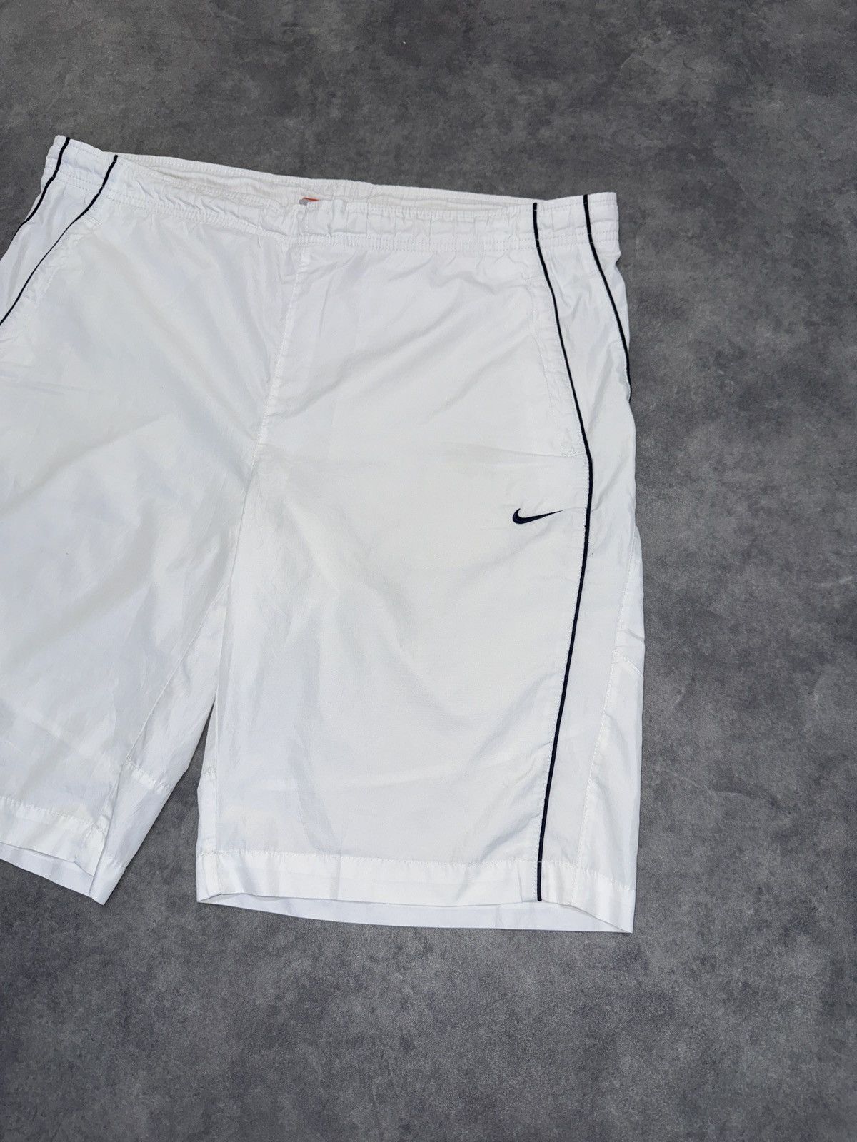 Nike Vintage nike athletic shorts 00s wide cargo baggy style Size US 34 / EU 50 - 3 Thumbnail