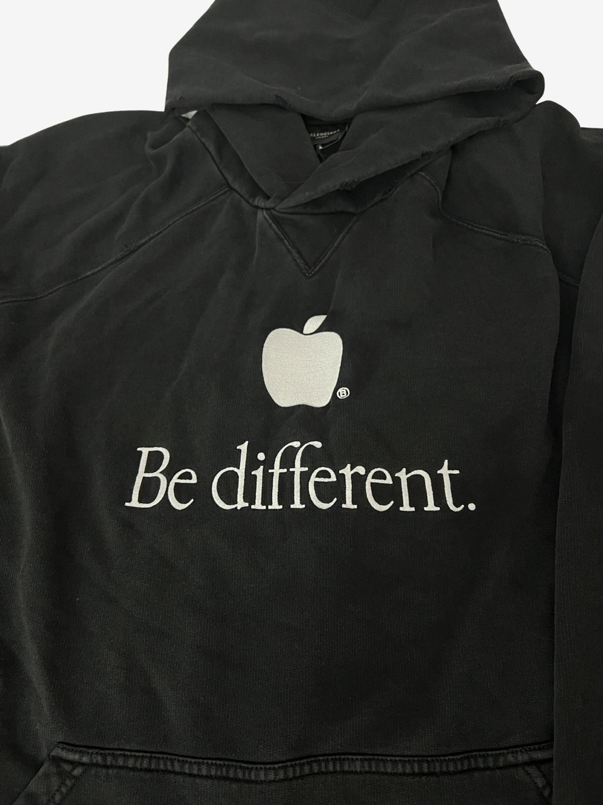 Balenciaga *RARE* Balenciaga AW22 Be Different Hoodie SZ.4 Size US XL / EU 56 / 4 - 4 Thumbnail