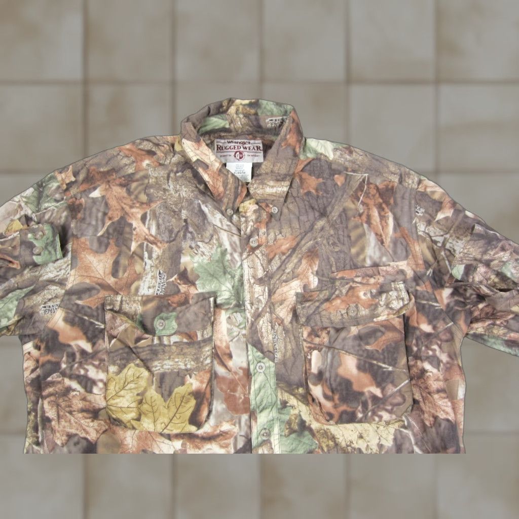 Wrangler VINTAGE Wrangler Shirt Mens XL Brown Timber Realtree 90s Western Camouflage Button-Down, Dress Shirt, Casual Wear, Workwear, 90s Mens Wrangler Shirt Size US XL / EU 56 / 4 - 1 Thumbnail