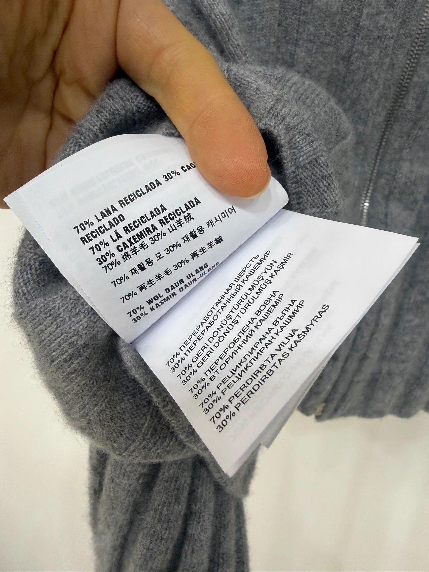 Miu Miu Miu Miu 26SS T-neck Zipper Short Cashmere Cardi 40 99 New Size S / US 4 / IT 40 - 6 Thumbnail
