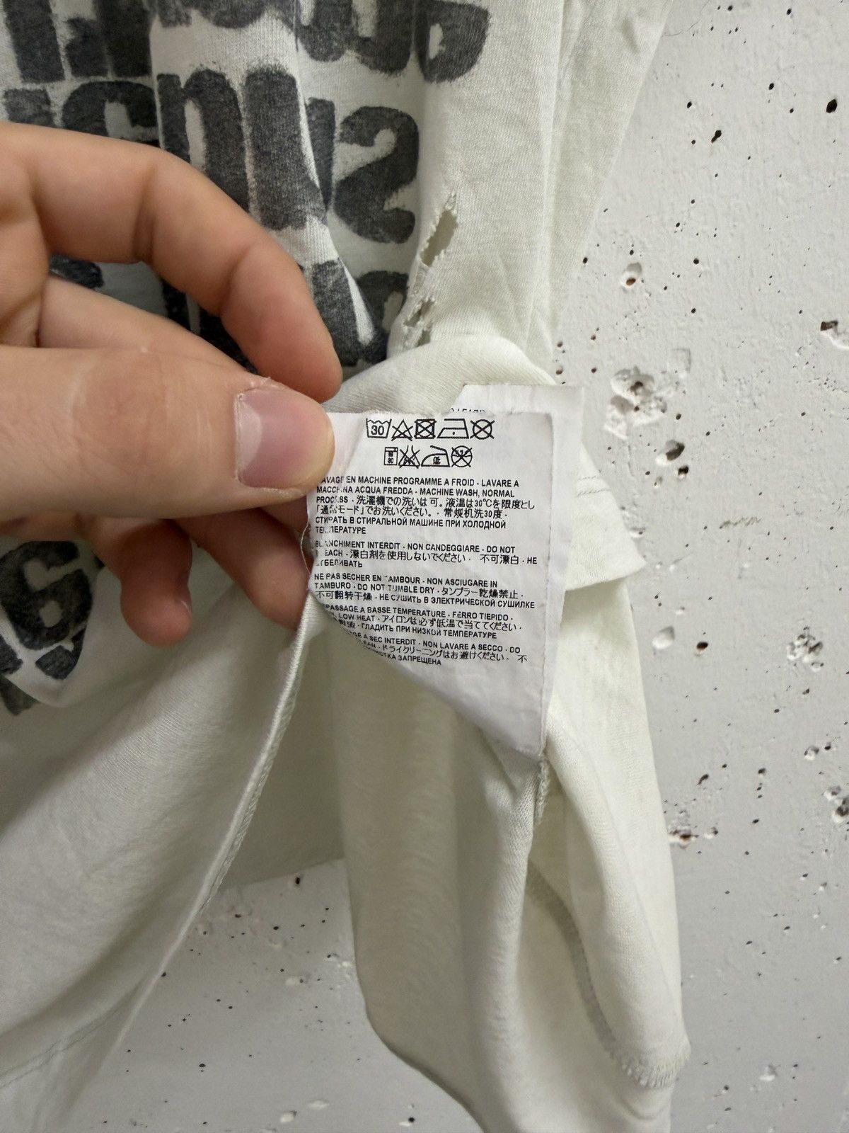 Saint Laurent Paris Saint Laurent Paris Poem Distressed T-Shirt Size US S / EU 44-46 / 1 - 8 Thumbnail