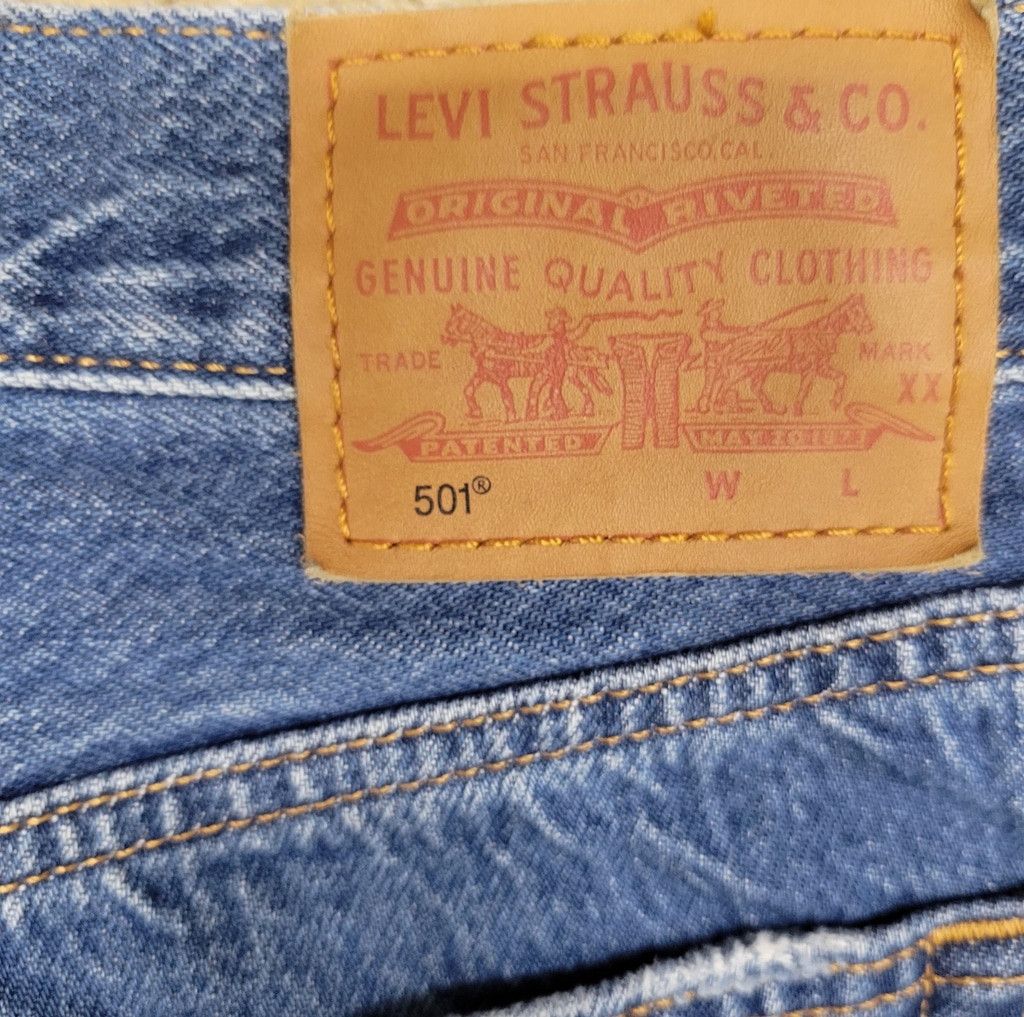 Levi's Levi's Premium Quality Clothing Blue Straight Button-Fly Men Size US 29 - 9 Thumbnail
