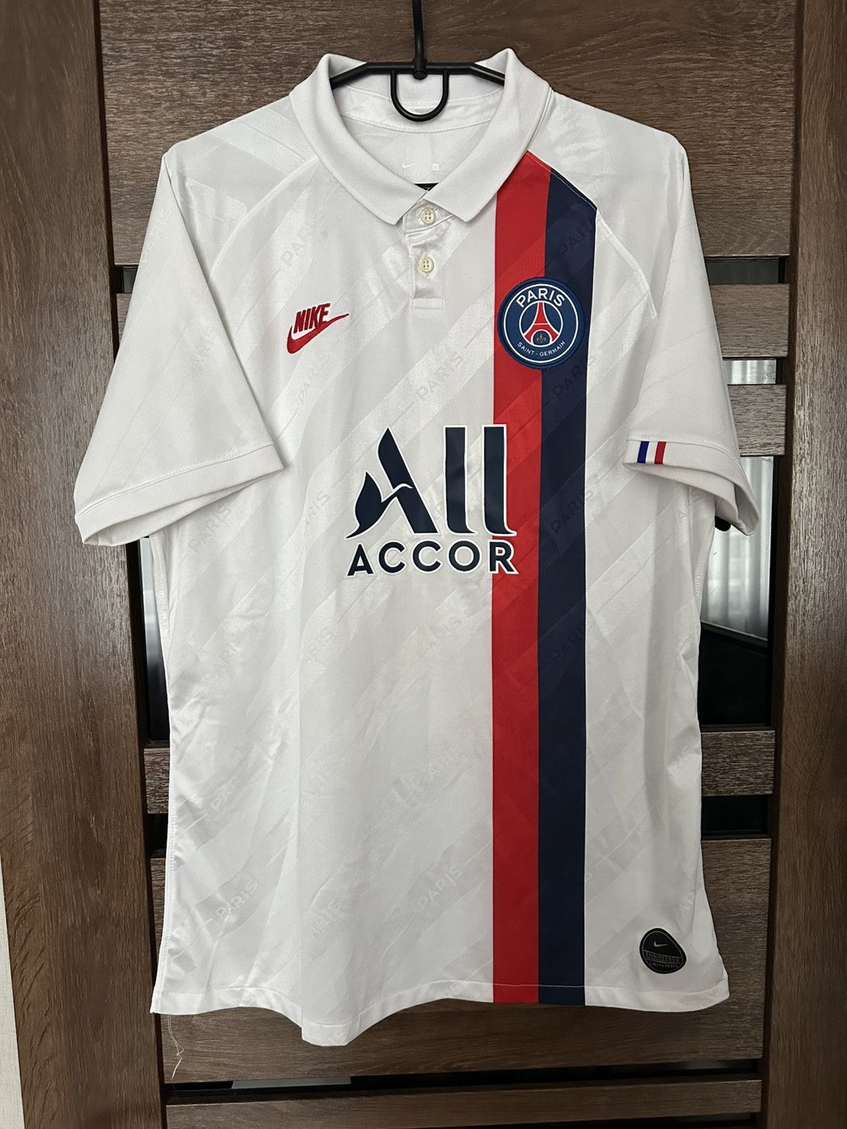 Nike 2019/2020 Nike Paris Saint Germain PSG Mbappe Soccer Jersey Size US L / EU 52-54 / 3 - 7 Thumbnail