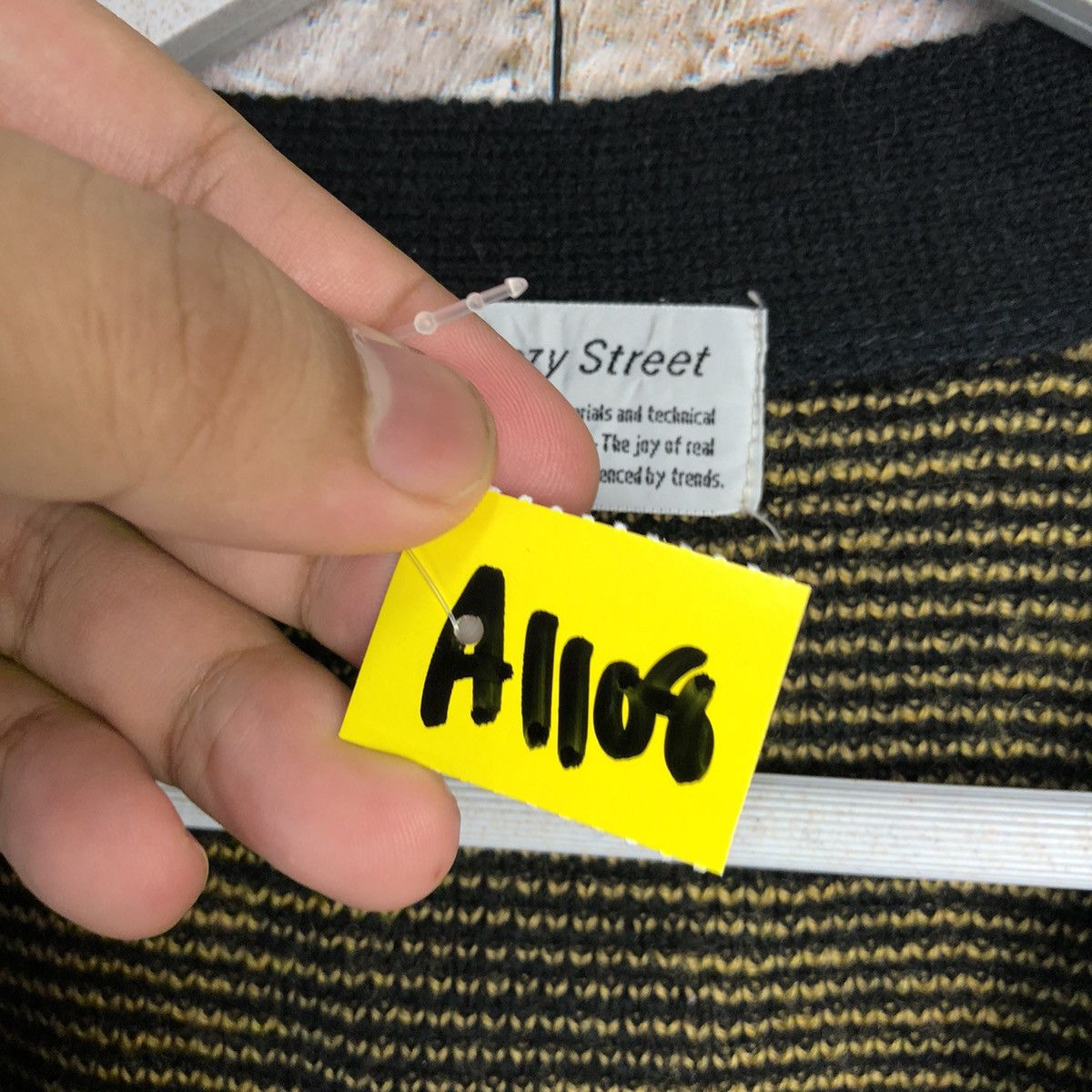 Japanese Brand Brezzey Street Brown Stripe Cardigan Knitwear #A1108 Size US L / EU 52-54 / 3 - 10 Thumbnail