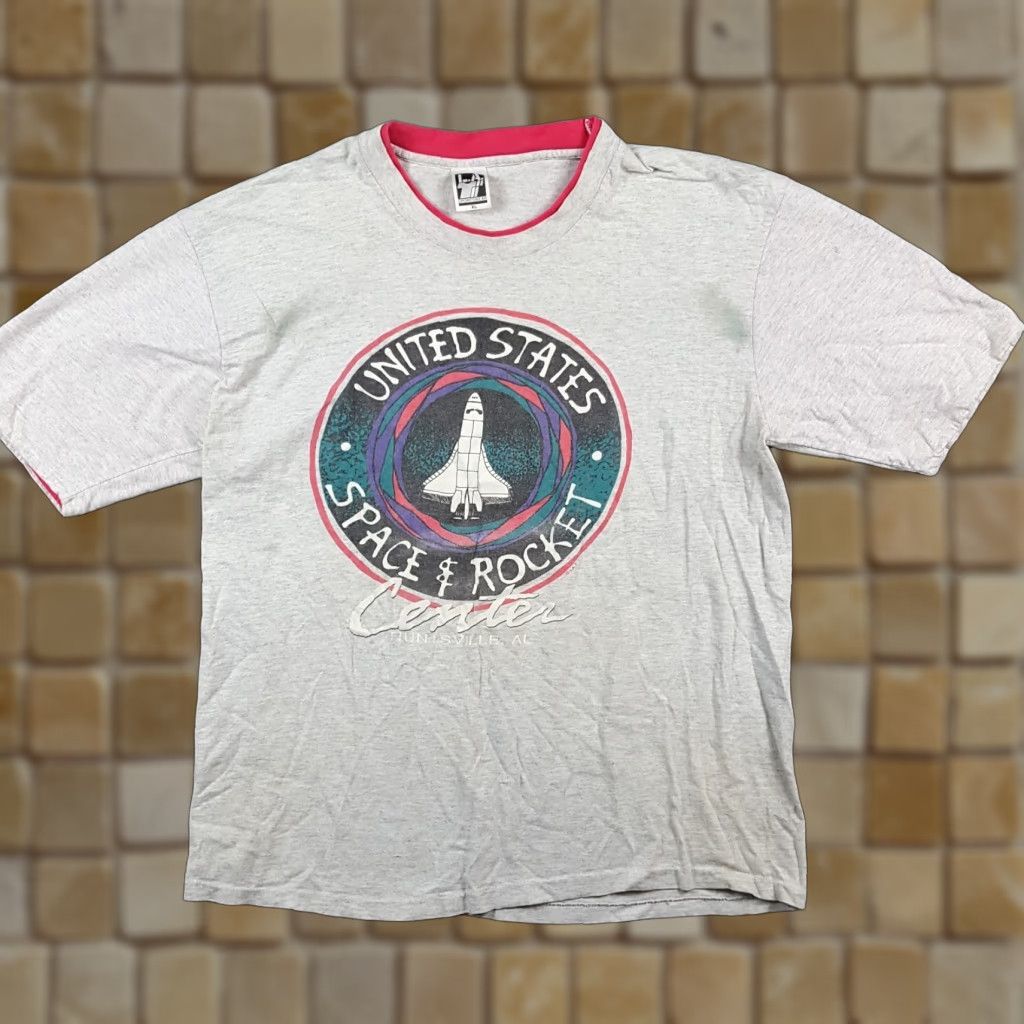 Vintage VINTAGE US Space Rocket Center Astronaut Moon T-Shirt XL Men Space Retro 90s Gray Size US XL / EU 56 / 4 - 1 Thumbnail