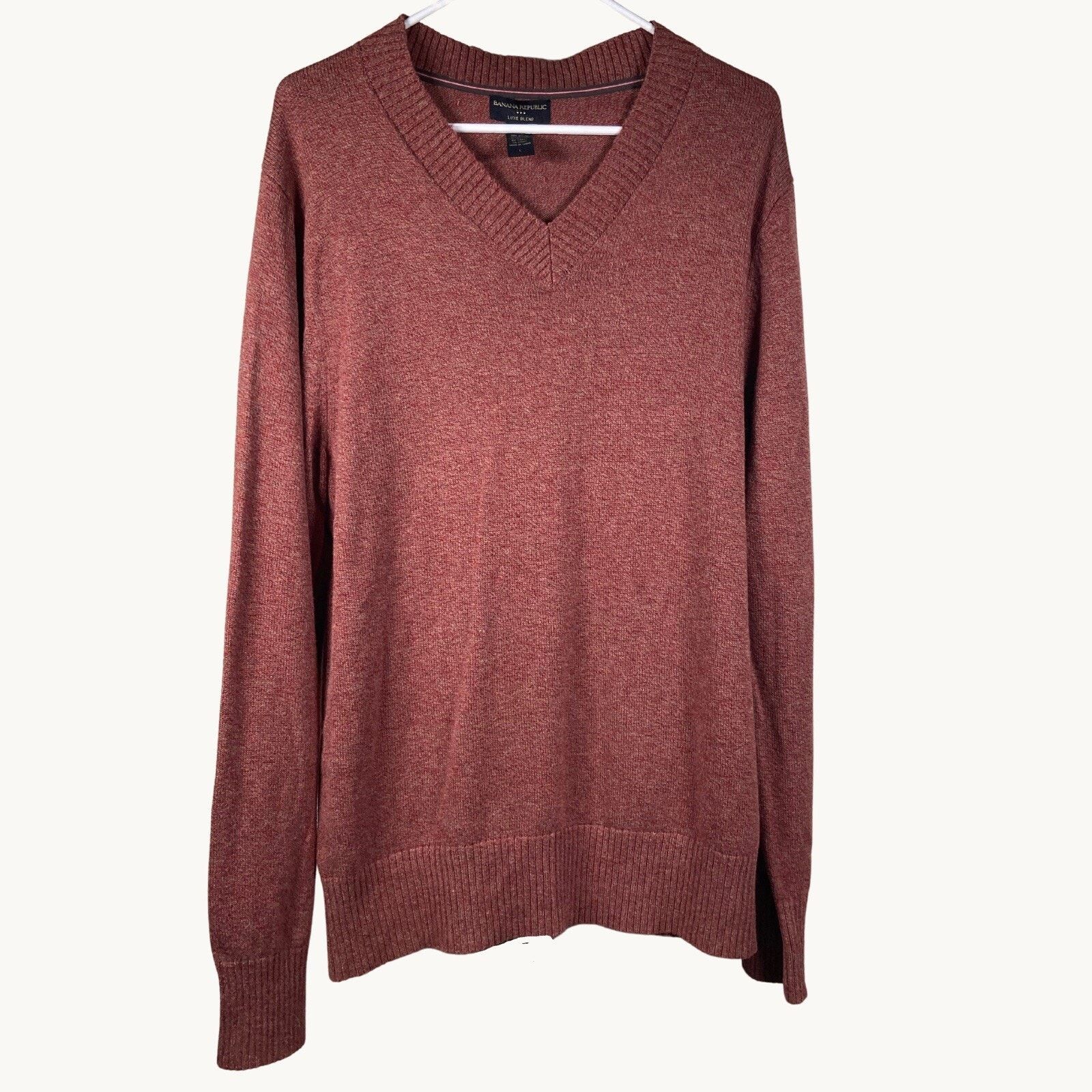 Banana Republic Banana Republic Sweater Size L Long Sleeve V Neck Luxe Red Size US L / EU 52-54 / 3 - 1 Thumbnail