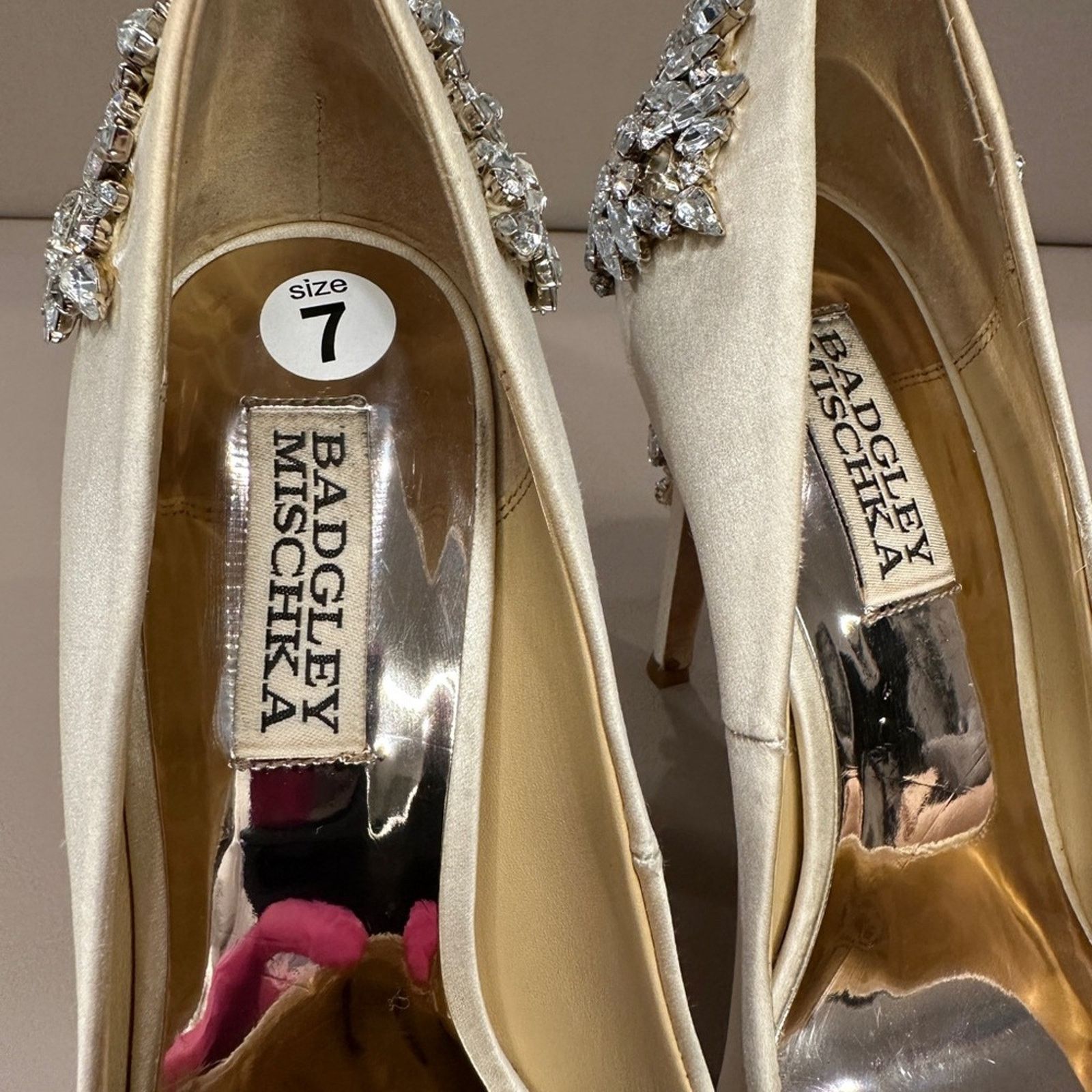 Badgley Mischka Badgley Mischka Wedding Embellished Ivory Pump Size US 7 / IT 37 - 5 Thumbnail