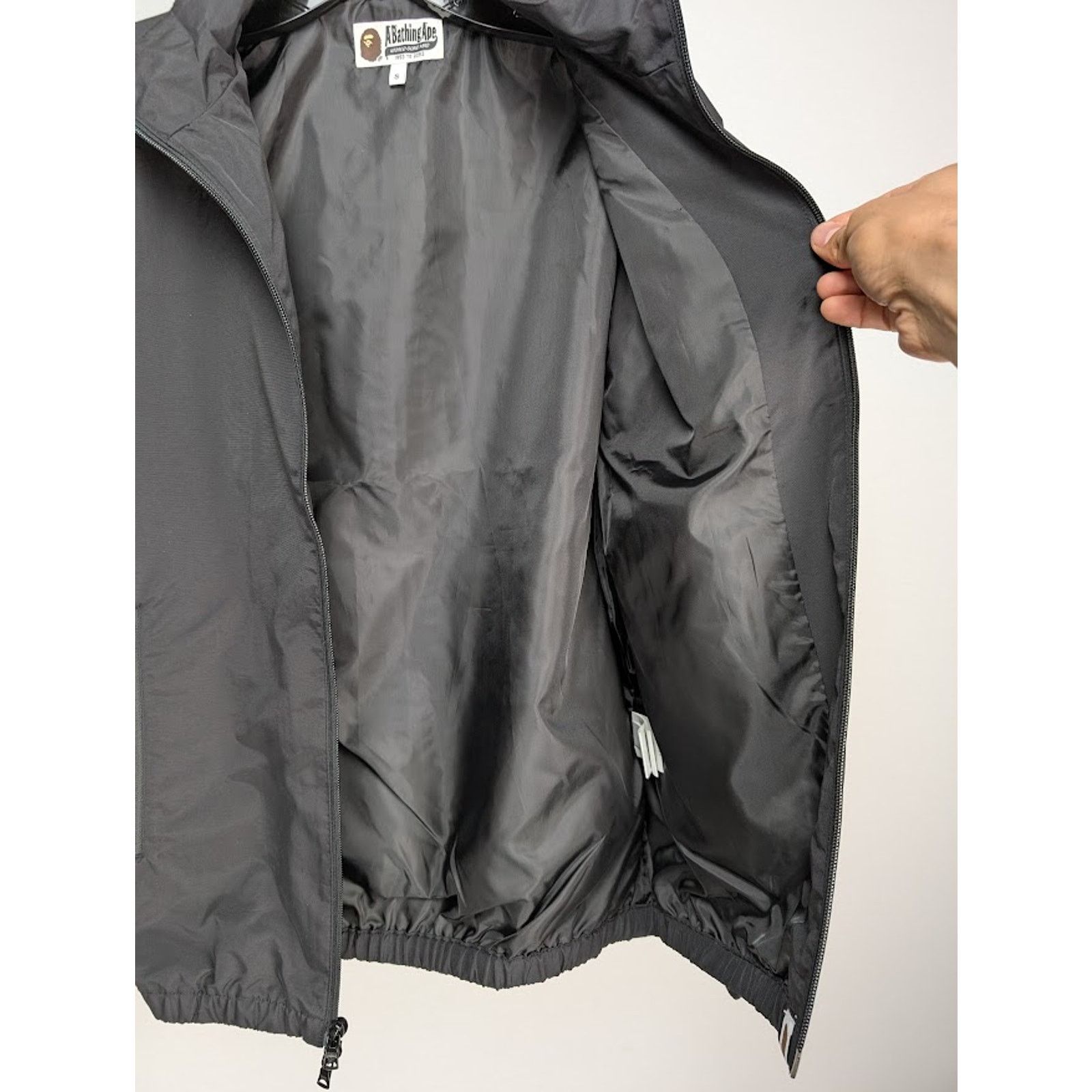 Bape o1rshd1 Logo Windbreaker Jacket in Black Size US L / EU 52-54 / 3 - 12 Thumbnail