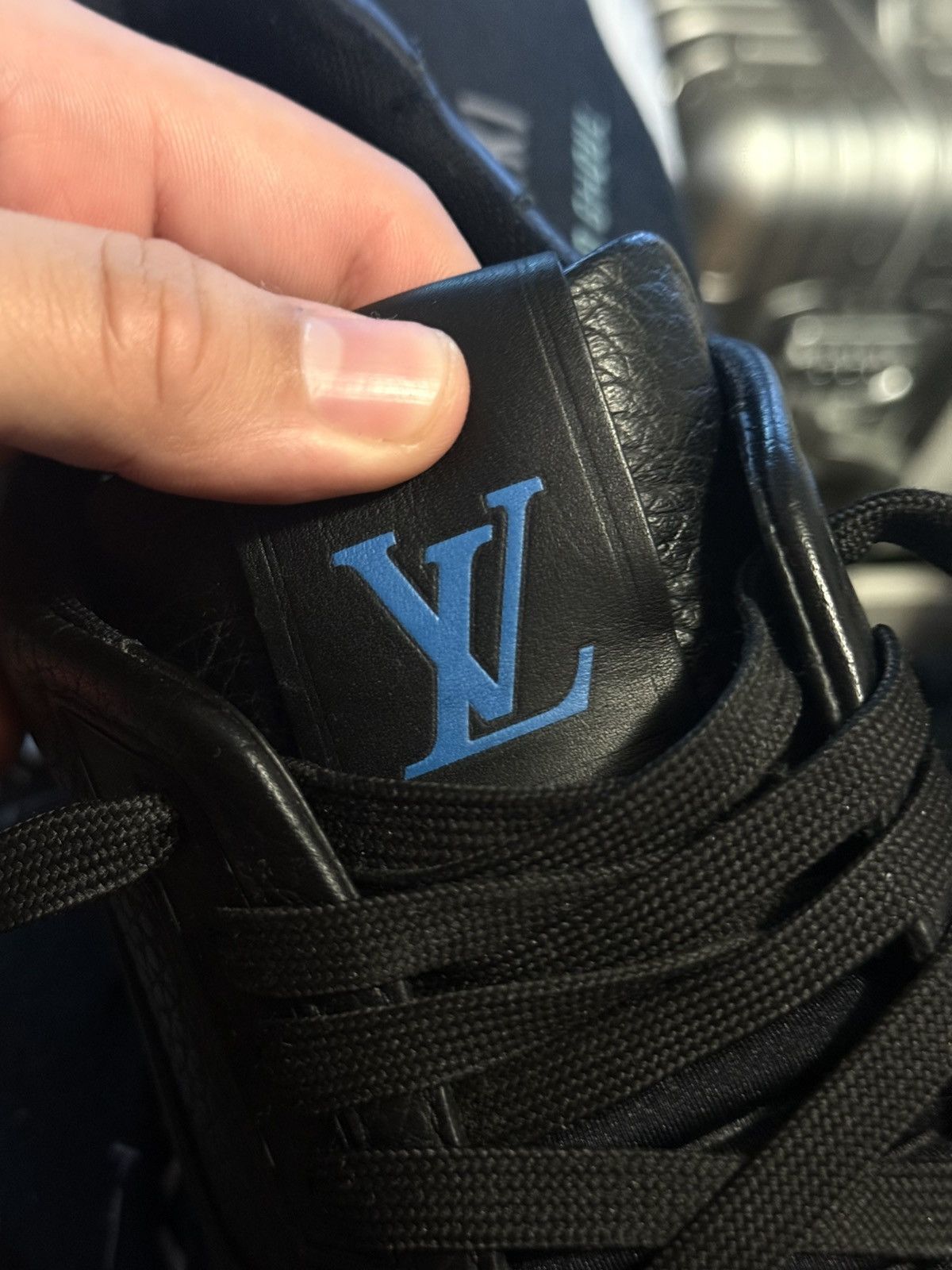 Louis Vuitton Louis Vuitton Signature Trainer Size US 7 / EU 40 - 20 Thumbnail