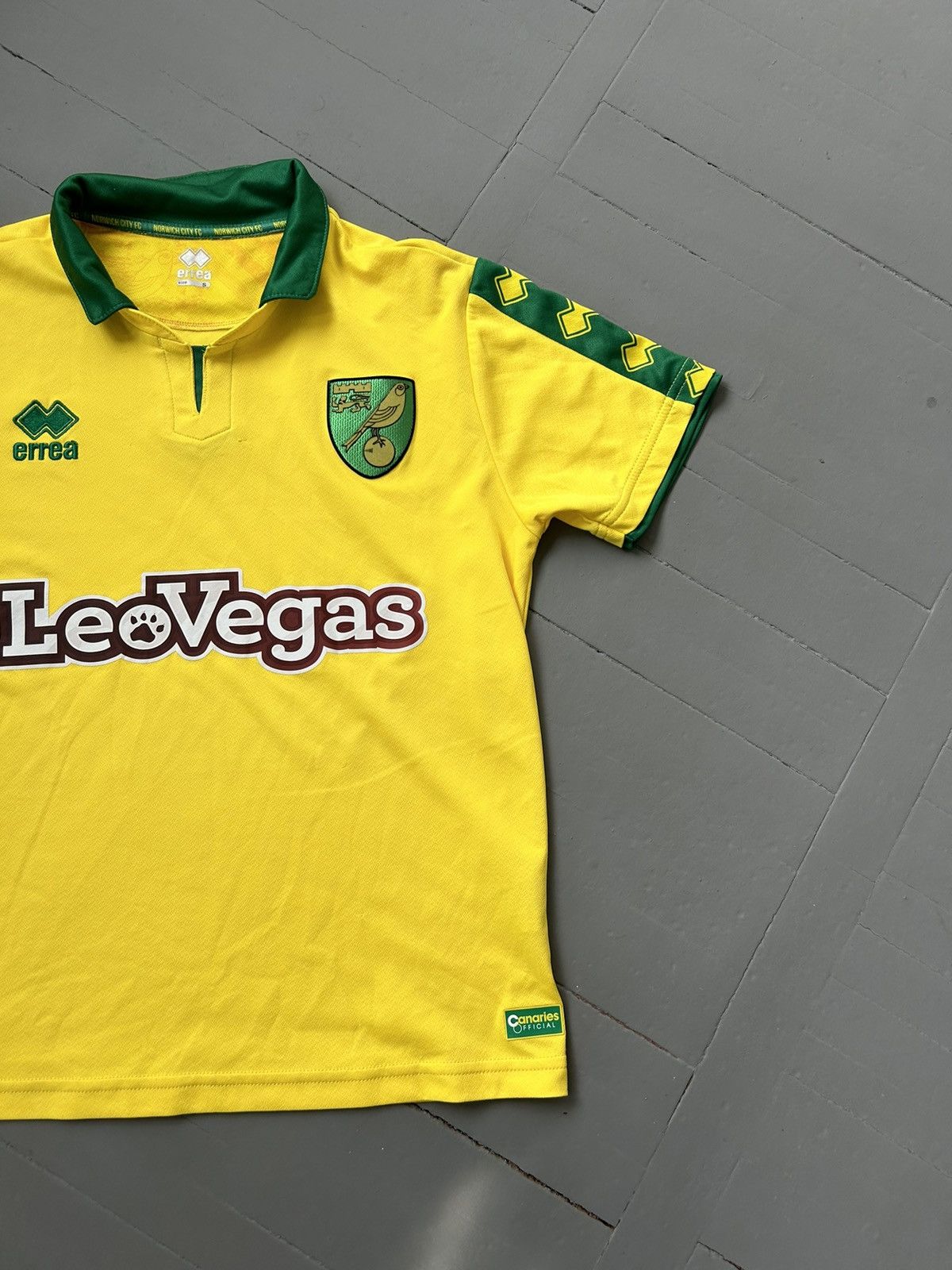 Errea Errea FC Norwich city England soccer jersey Size US S / EU 44-46 / 1 - 3 Thumbnail