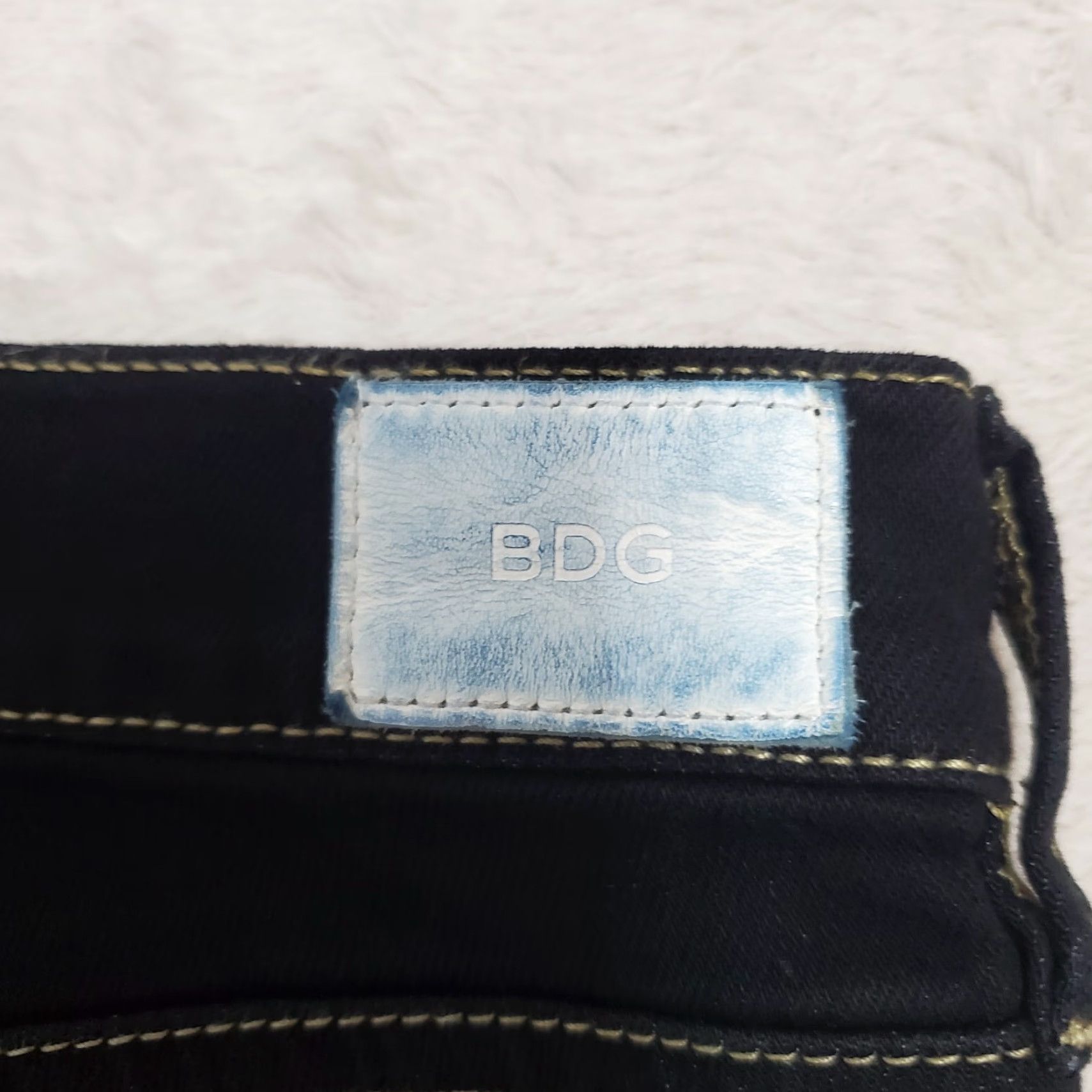 Bdg BDG Jeans Women 27x29 Black Mid Rise Twig Ankle Skinny Stretch Regular 28 Waist 27 Inseam 90s City Denim 5-Pocket Womens Size 27" / US 4 / IT 40 - 6 Thumbnail
