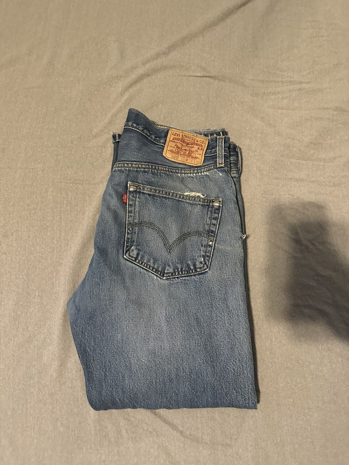 image of Levis Vintage Clothing Distressed Vintage Levi’S 501 in Blue, Men's (Size 36)