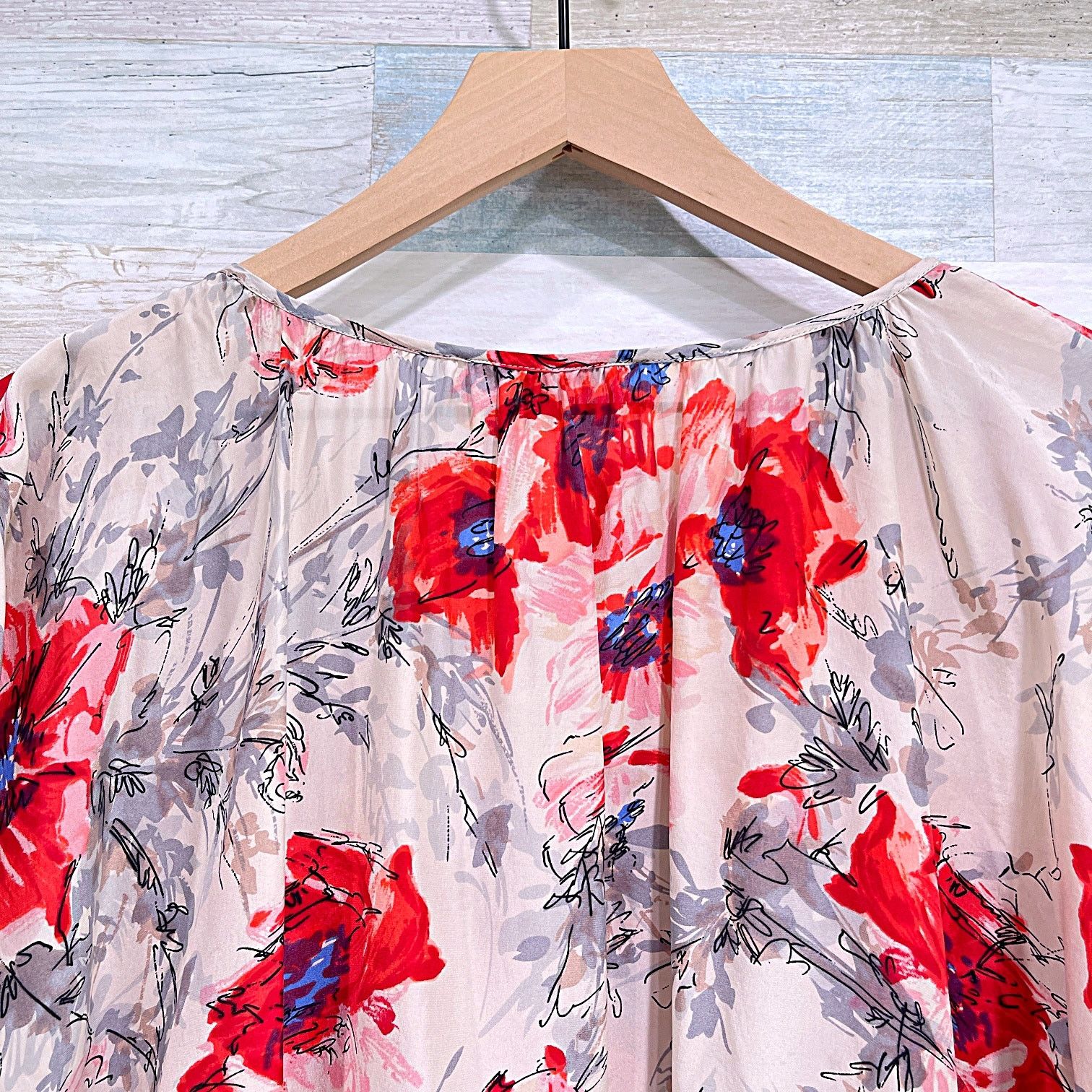 Other Cabi 100% Silk Gypsy Floral Dolman Blouse Beige Red Batwing Size XS / US 0-2 / IT 36-38 - 4 Thumbnail