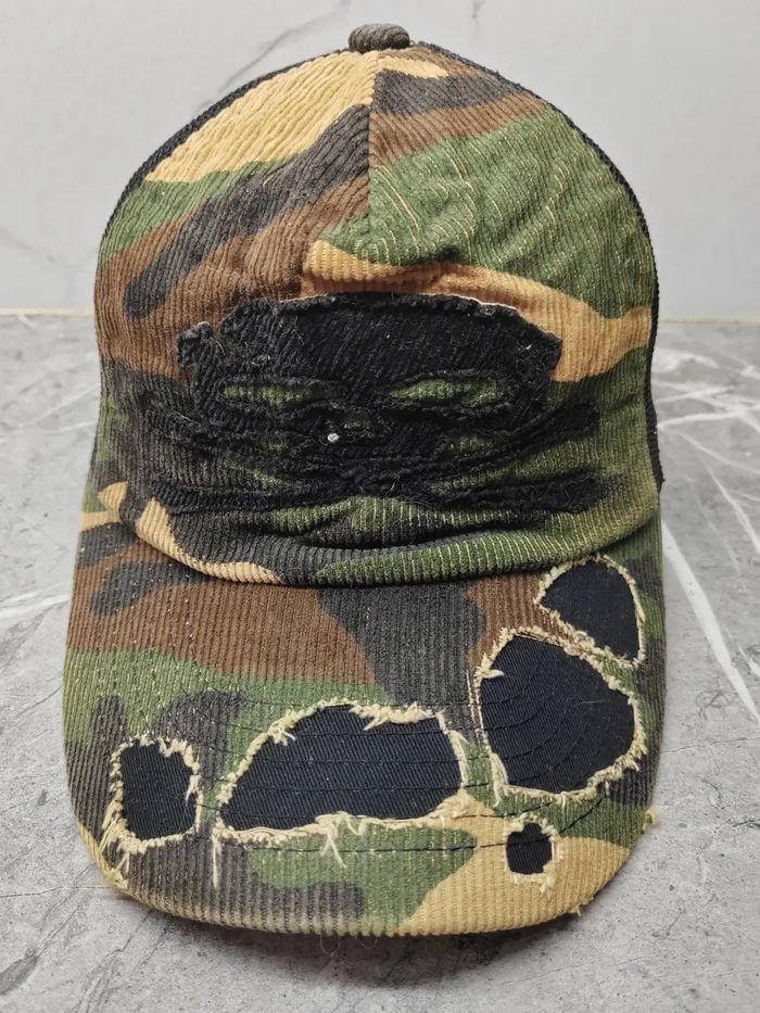 Japanese Brand Vintage Skulls Camo Style Trucker Cap Hat Size ONE SIZE - 2 Thumbnail