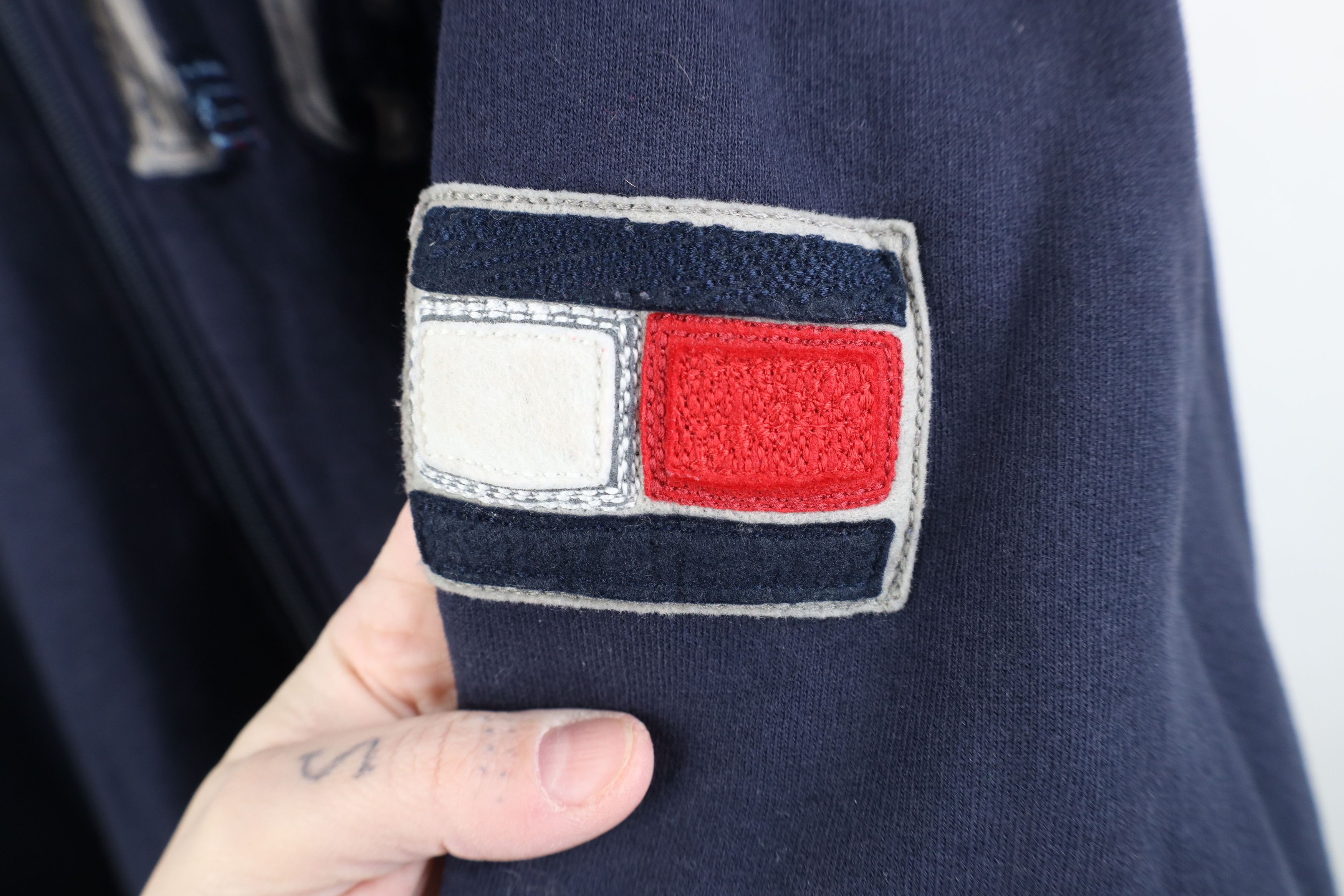 Tommy Hilfiger Vintage Y2K Tommy Hilfiger Spell Out Heavy Full Zip Hoodie Size US XXL / EU 58 / 5 - 4 Thumbnail