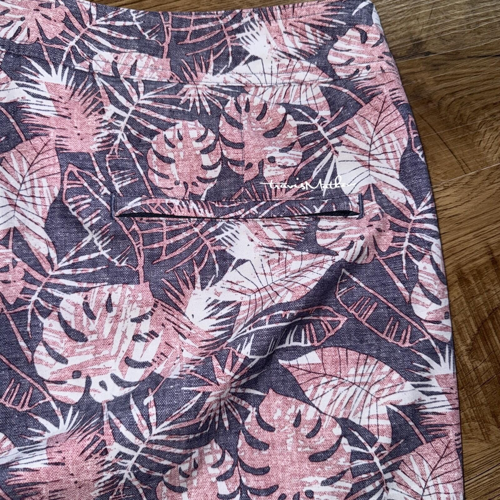 TravisMathew Travis Mathew Blue Pink Tropical Swim Shorts Board Short 38 Size US 32 / EU 48 - 5 Thumbnail